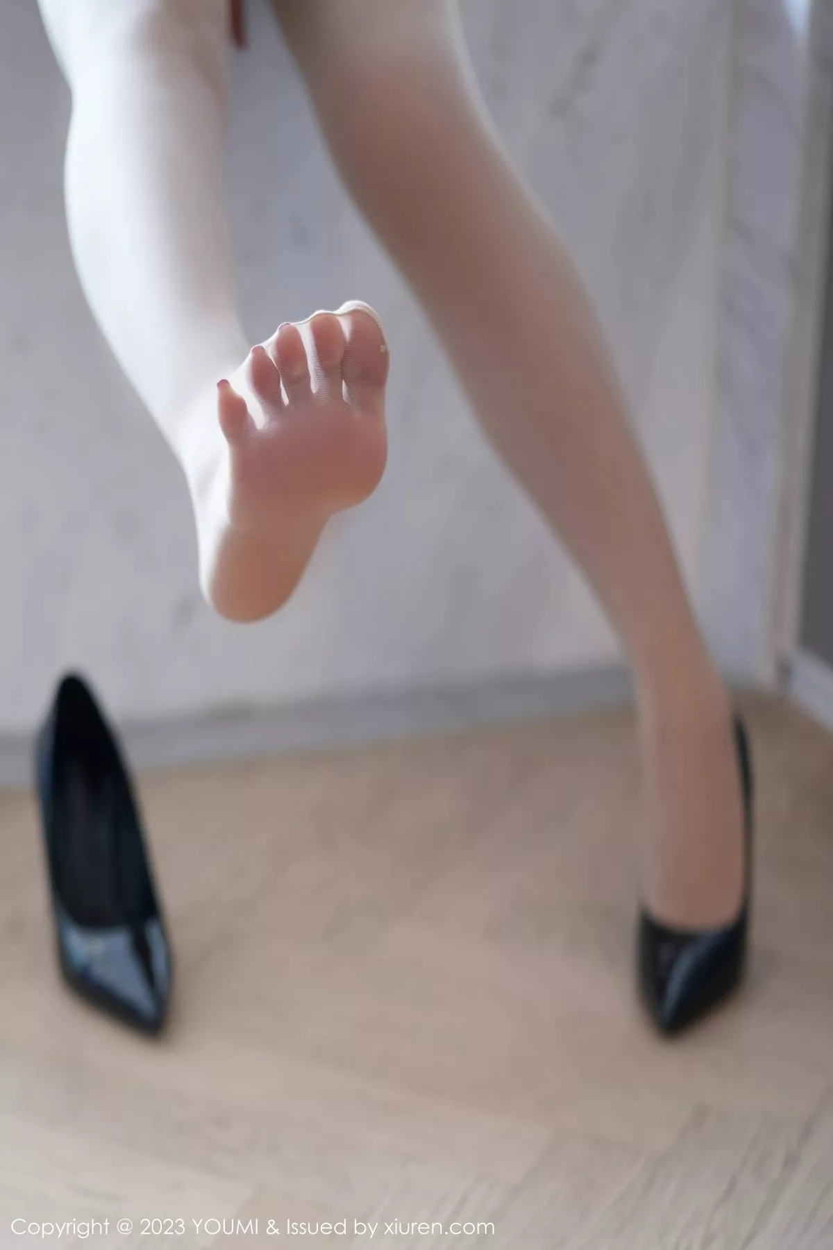 秀人集.com_[YouMi尤蜜荟]Vol.916_模特心妍小公主蓝色情趣服配超薄肉丝半脱秀豪乳翘臀诱惑写真47P