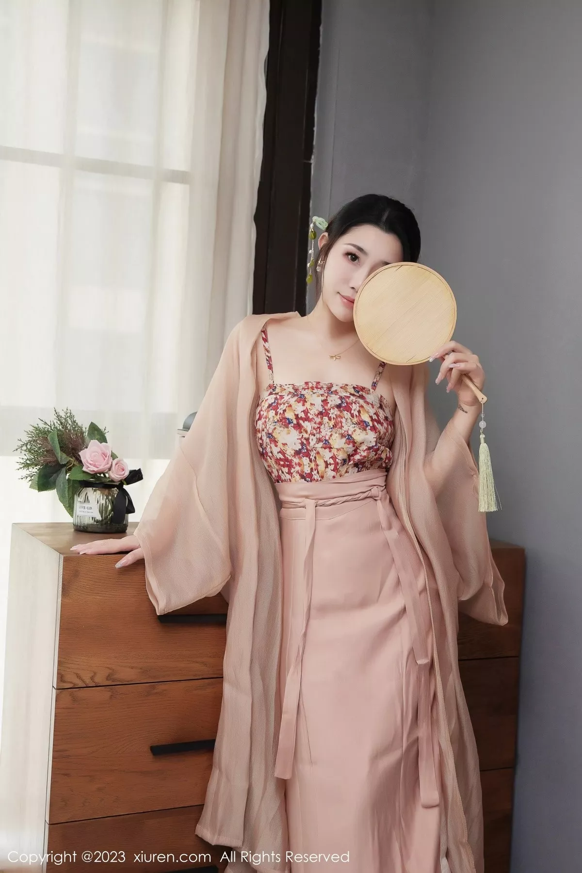 秀人集.com_[XiuRen秀人网]No.6457_模特严利娅Yuliya性感浅暖色古风汉服半撩秀曼妙身姿诱惑写真104P