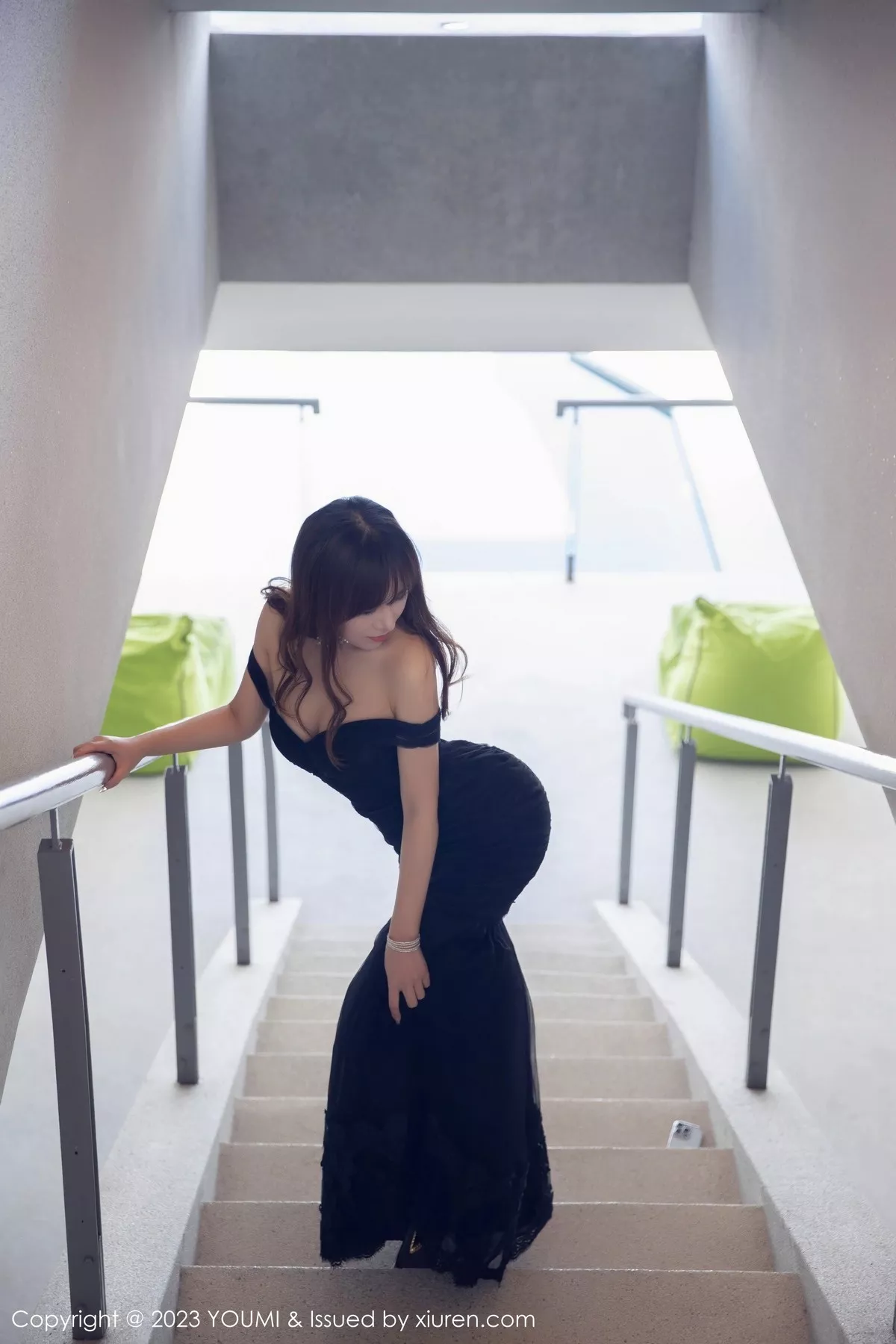 秀人集.com_[YouMi尤蜜荟]Vol.917_模特icy猪泰国旅拍性感黑色蕾丝情趣连体衣配超薄黑丝魅惑写真80P