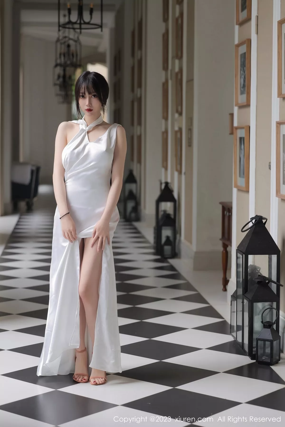 秀人集.com_[XiuRen秀人网]No.6466_模特玥儿玥er性感白色长礼裙真空半脱秀惹火身材撩人诱惑写真57P