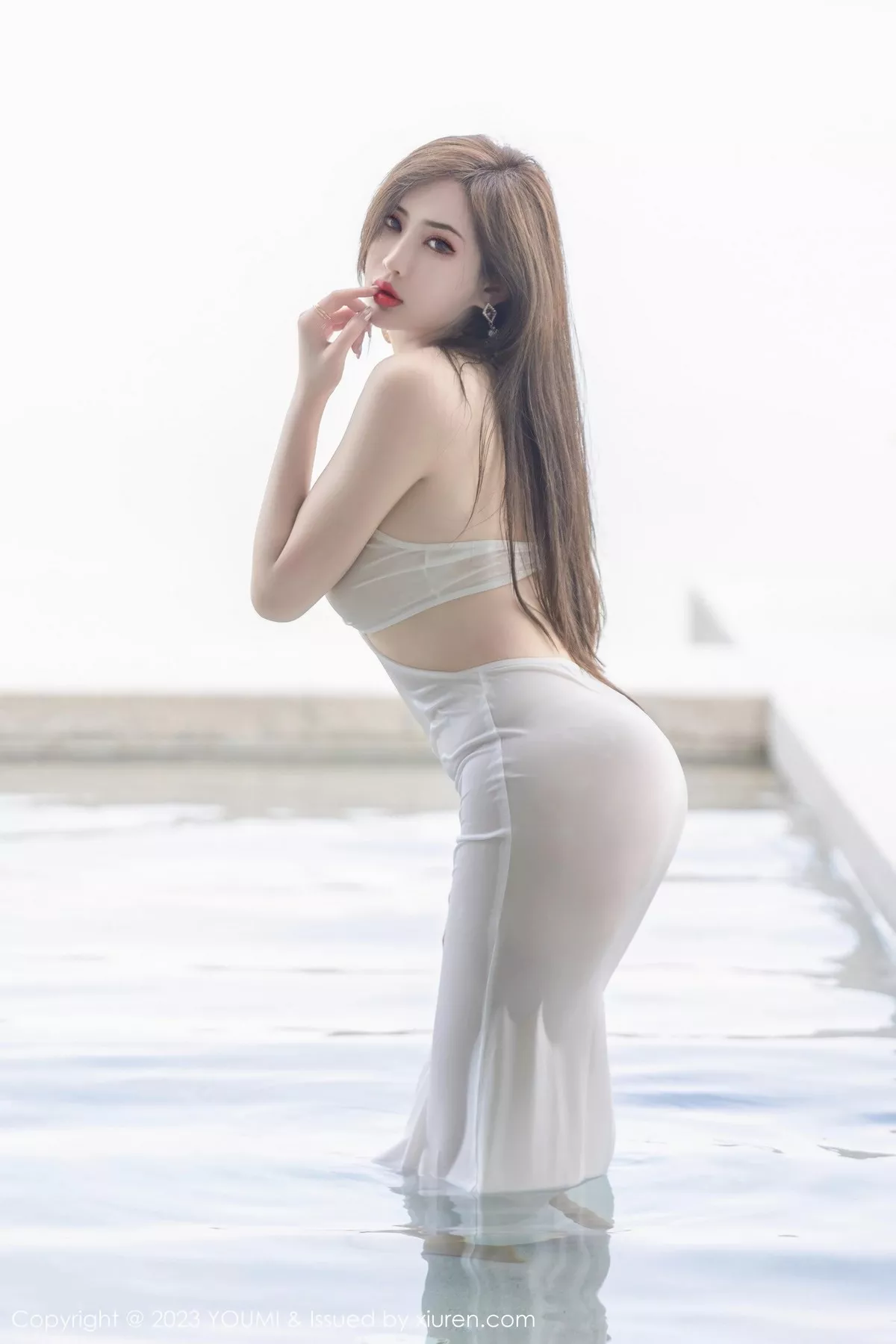 秀人集.com_[YouMi尤蜜荟]Vol.931_女神Carol周妍希白色轻透连身裙配超薄肉丝秀丰满身材诱惑写真88P