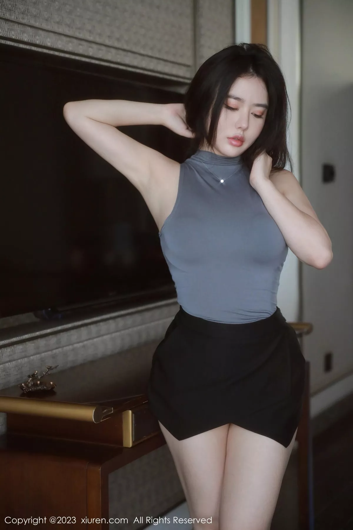 秀人集.com_[XiuRen秀人网]No.6648_女神Manuela玛鲁娜户外抹胸服+室内紧身衣秀丰满身材诱惑写真64P