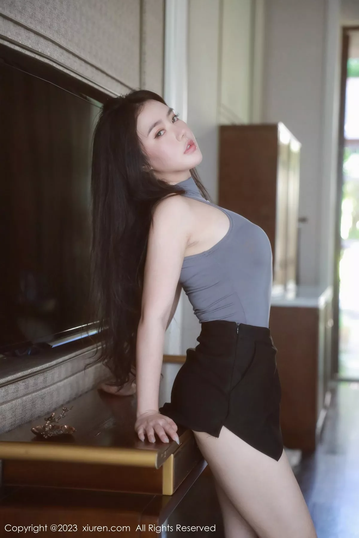 秀人集.com_[XiuRen秀人网]No.6648_女神Manuela玛鲁娜户外抹胸服+室内紧身衣秀丰满身材诱惑写真64P