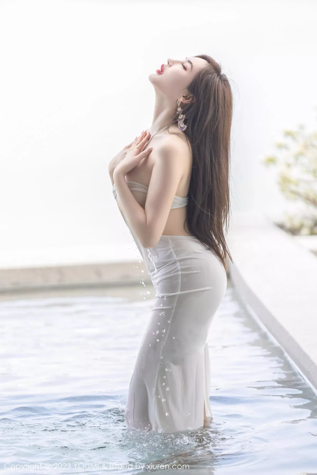 秀人集.com_[YouMi尤蜜荟]Vol.931_女神Carol周妍希白色轻透连身裙配超薄肉丝秀丰满身材诱惑写真88P