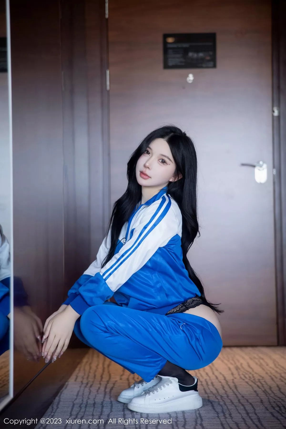 秀人集.com_[XiuRen秀人网]No.6660_模特林珊珊性感蓝色运动服露黑色情趣内衣秀惹火身材诱惑写真101P