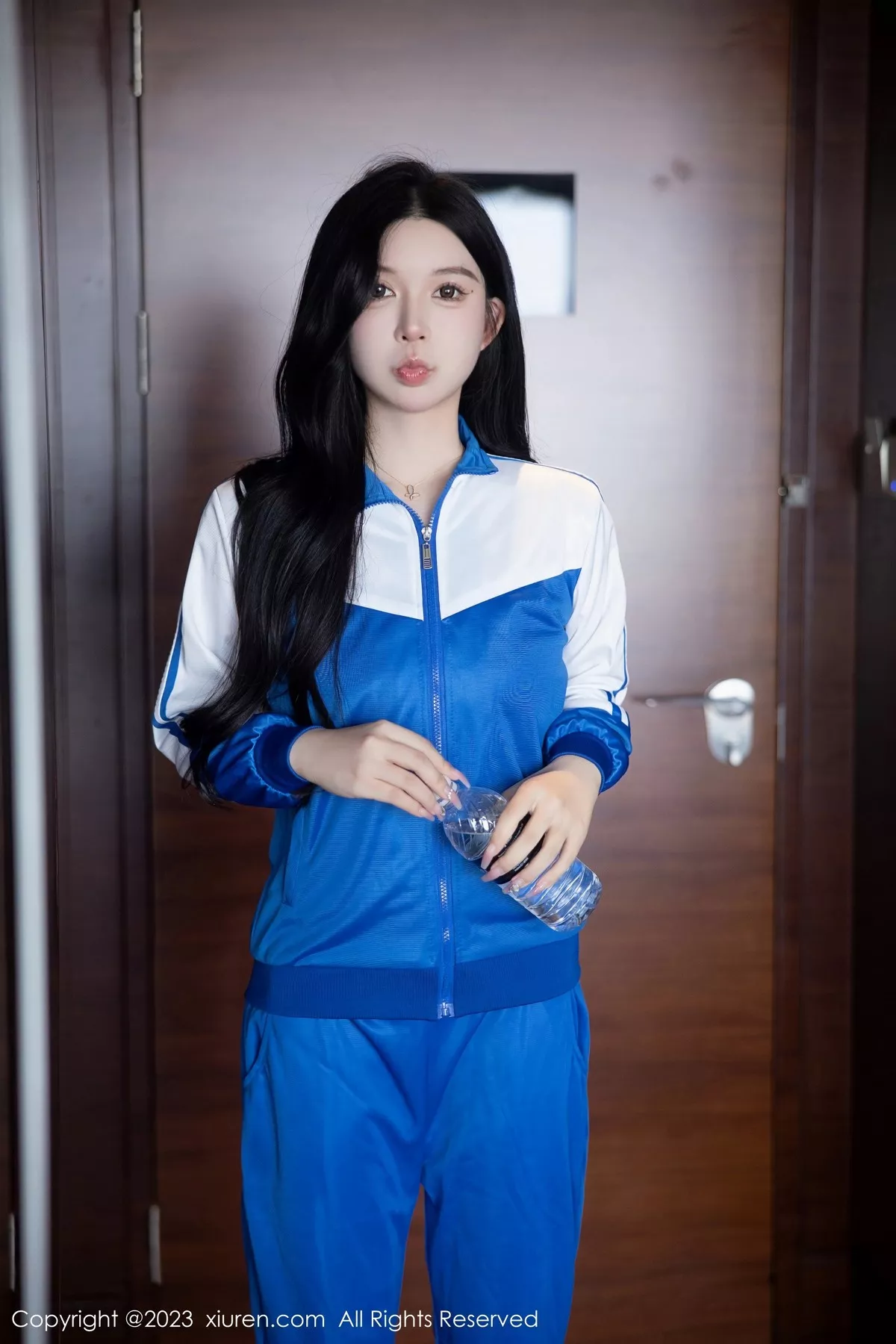 秀人集.com_[XiuRen秀人网]No.6660_模特林珊珊性感蓝色运动服露黑色情趣内衣秀惹火身材诱惑写真101P