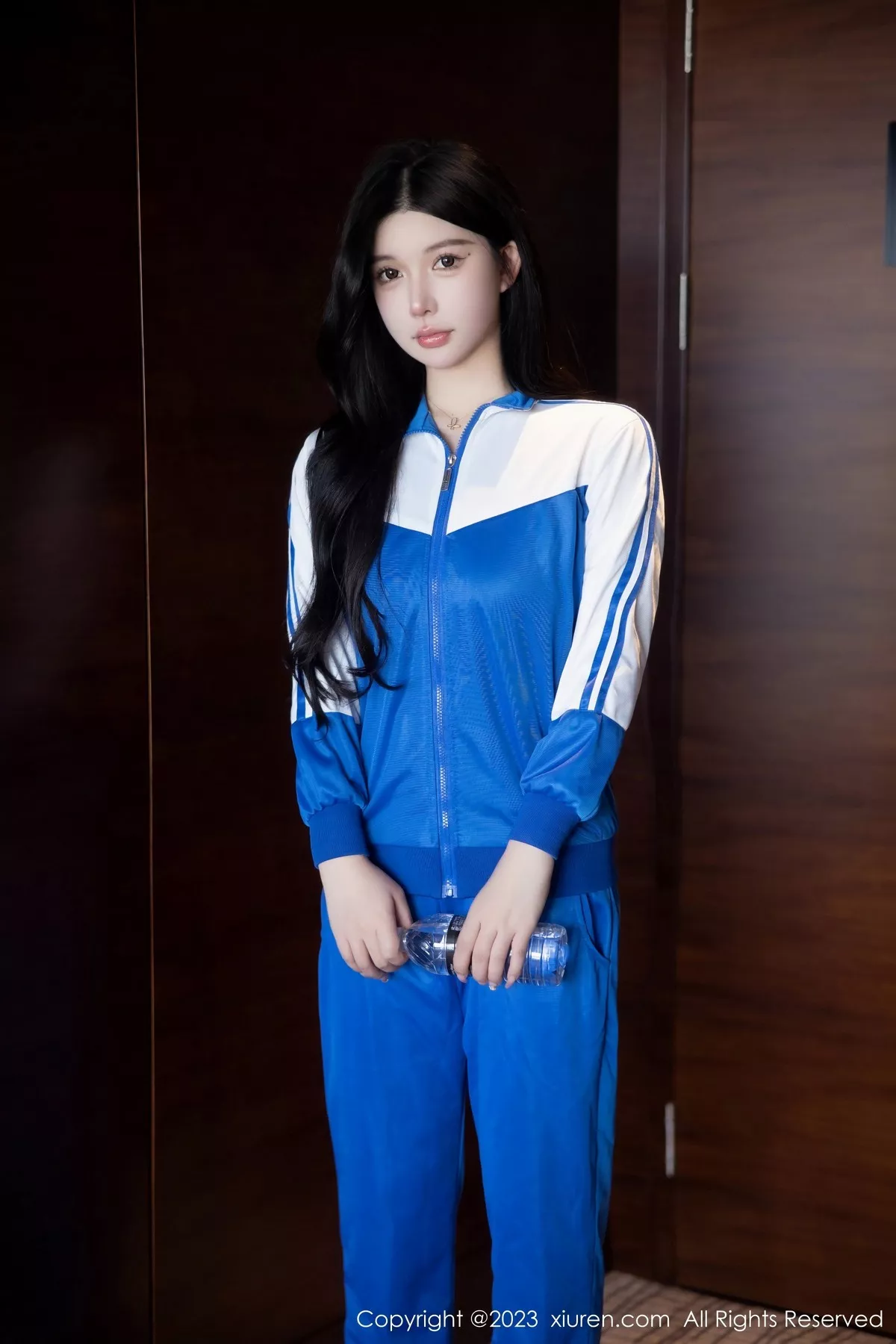 秀人集.com_[XiuRen秀人网]No.6660_模特林珊珊性感蓝色运动服露黑色情趣内衣秀惹火身材诱惑写真101P