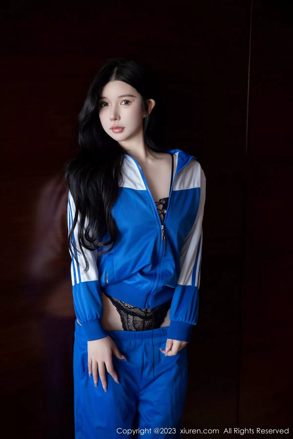 秀人集.com_[XiuRen秀人网]No.6660_模特林珊珊性感蓝色运动服露黑色情趣内衣秀惹火身材诱惑写真101P