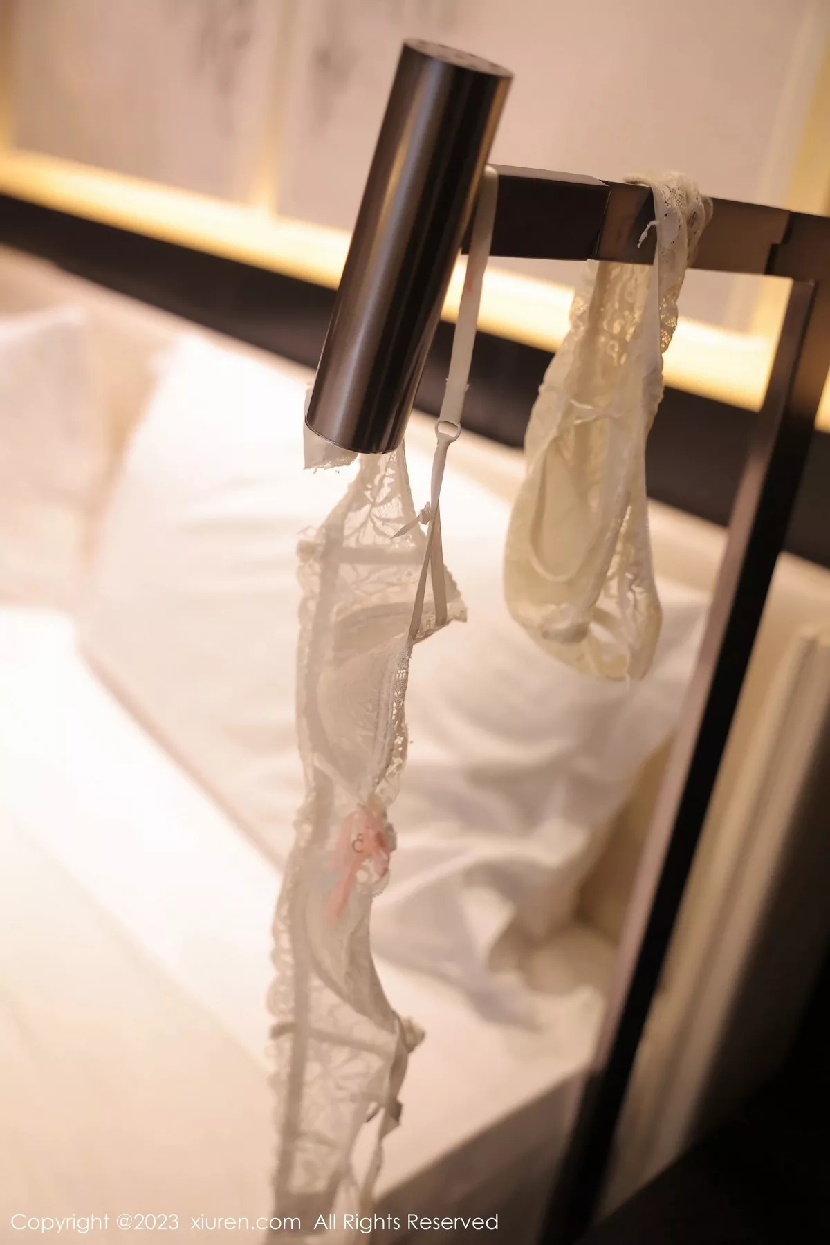 秀人集.com_[XiuRen秀人网]No.6662_模特幼幼学妹制服性感白T配格子裙露白色蕾丝内衣完美诱惑写真92P