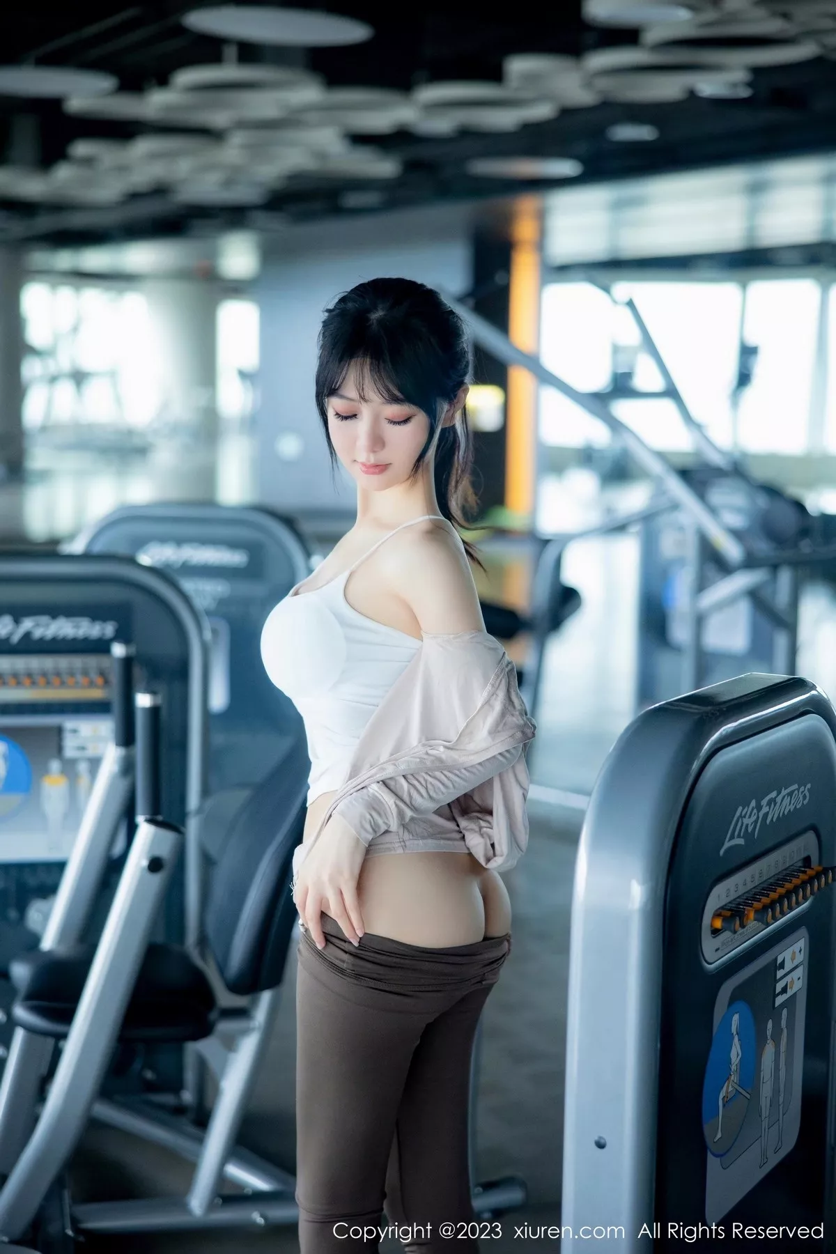秀人集.com_[XiuRen秀人网]No.6683_模特幼幼健身房场景性感浅色运动服饰秀完美身材迷人诱惑写真99P