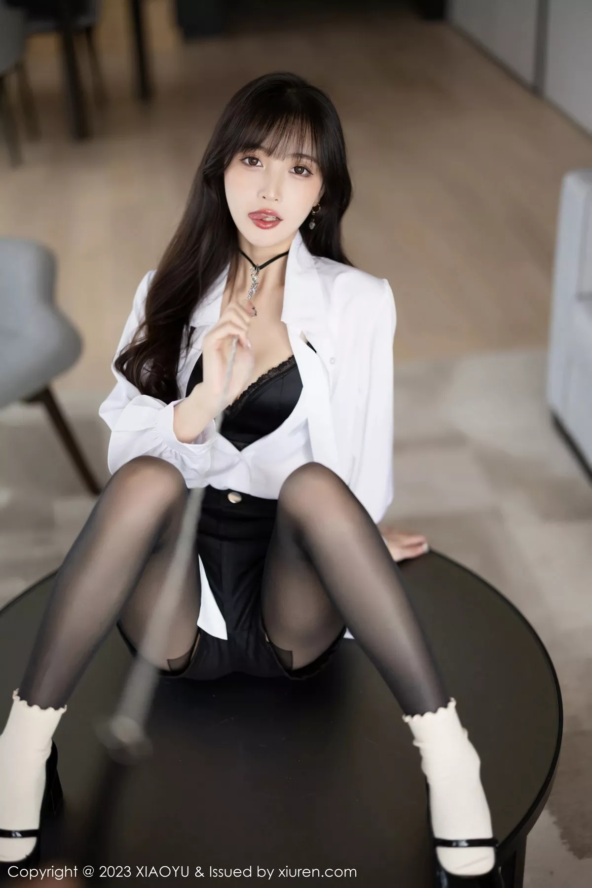 秀人集.com_[XiaoYu画语界]Vol.1020_模特林星阑私房半脱露性感黑色内衣配开档黑丝秀美腿诱惑写真90P