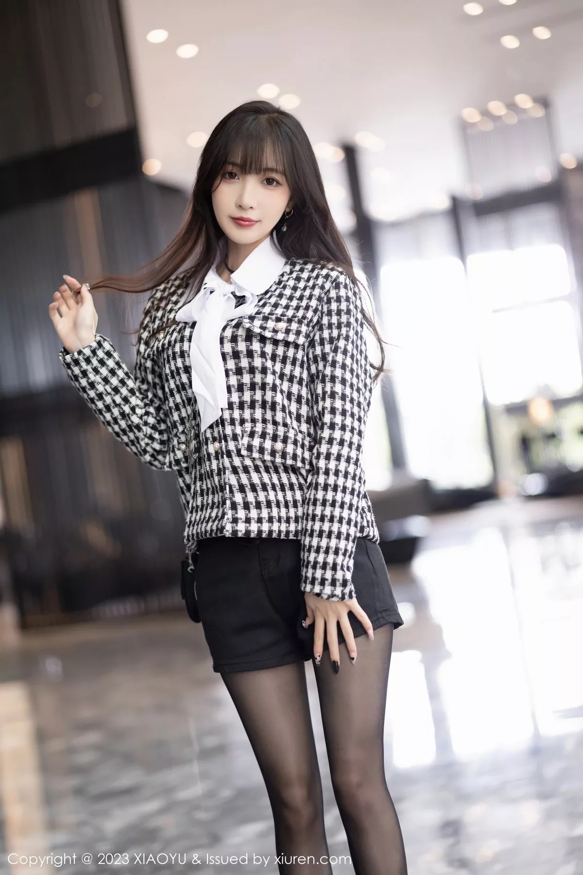 秀人集.com_[XiaoYu画语界]Vol.1020_模特林星阑私房半脱露性感黑色内衣配开档黑丝秀美腿诱惑写真90P