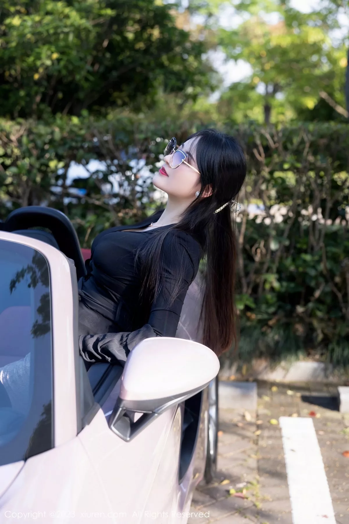 秀人集.com_[XiuRen秀人网]No.6676_模特诗诗kiki半脱露性感黑色内衣配黑丝袜秀丰腴有致身材诱惑写真82P