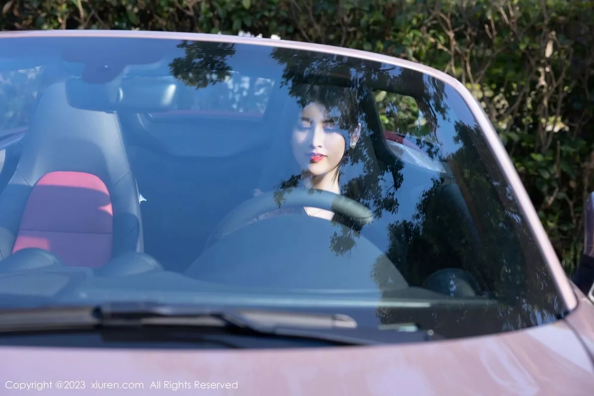 秀人集.com_[XiuRen秀人网]No.6676_模特诗诗kiki半脱露性感黑色内衣配黑丝袜秀丰腴有致身材诱惑写真82P