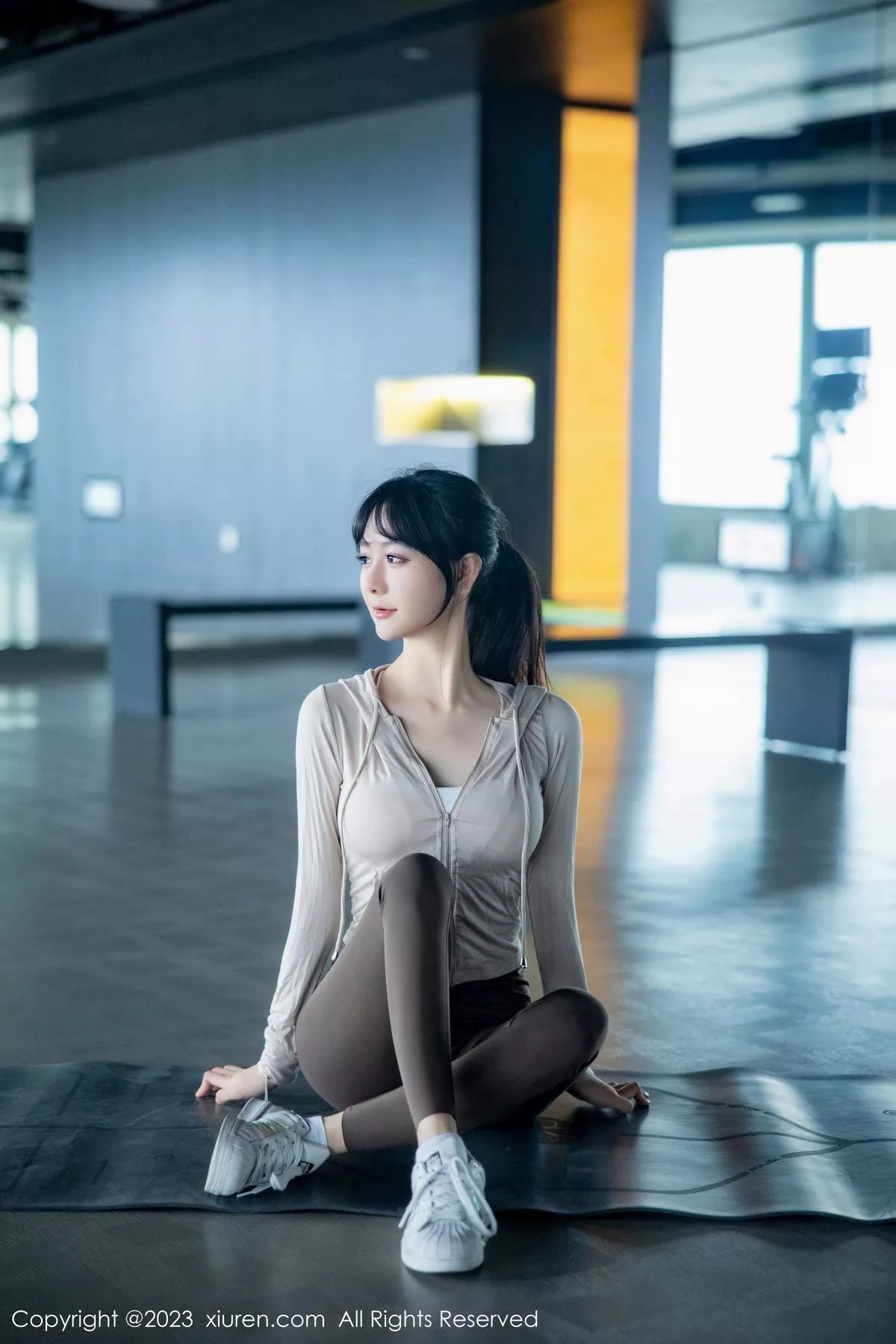 秀人集.com_[XiuRen秀人网]No.6683_模特幼幼健身房场景性感浅色运动服饰秀完美身材迷人诱惑写真99P