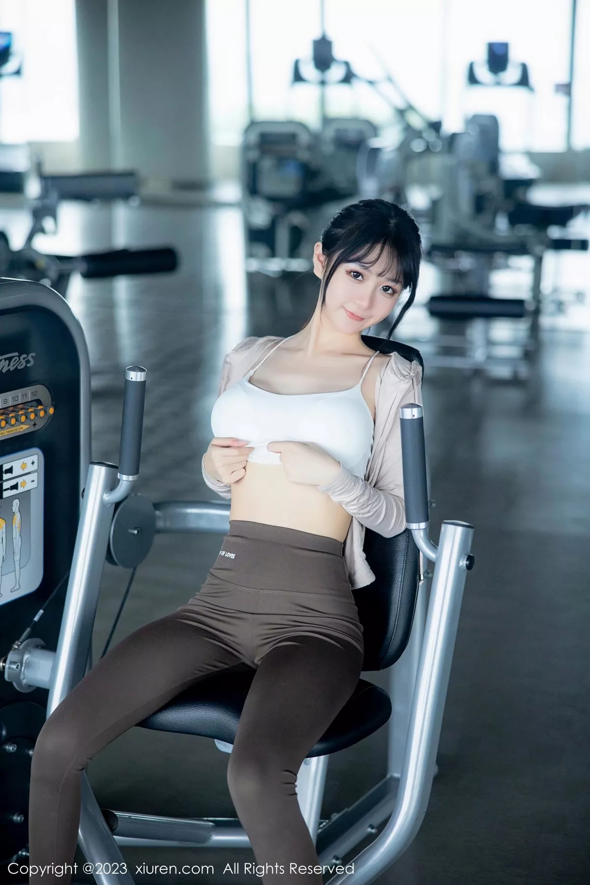 秀人集.com_[XiuRen秀人网]No.6683_模特幼幼健身房场景性感浅色运动服饰秀完美身材迷人诱惑写真99P