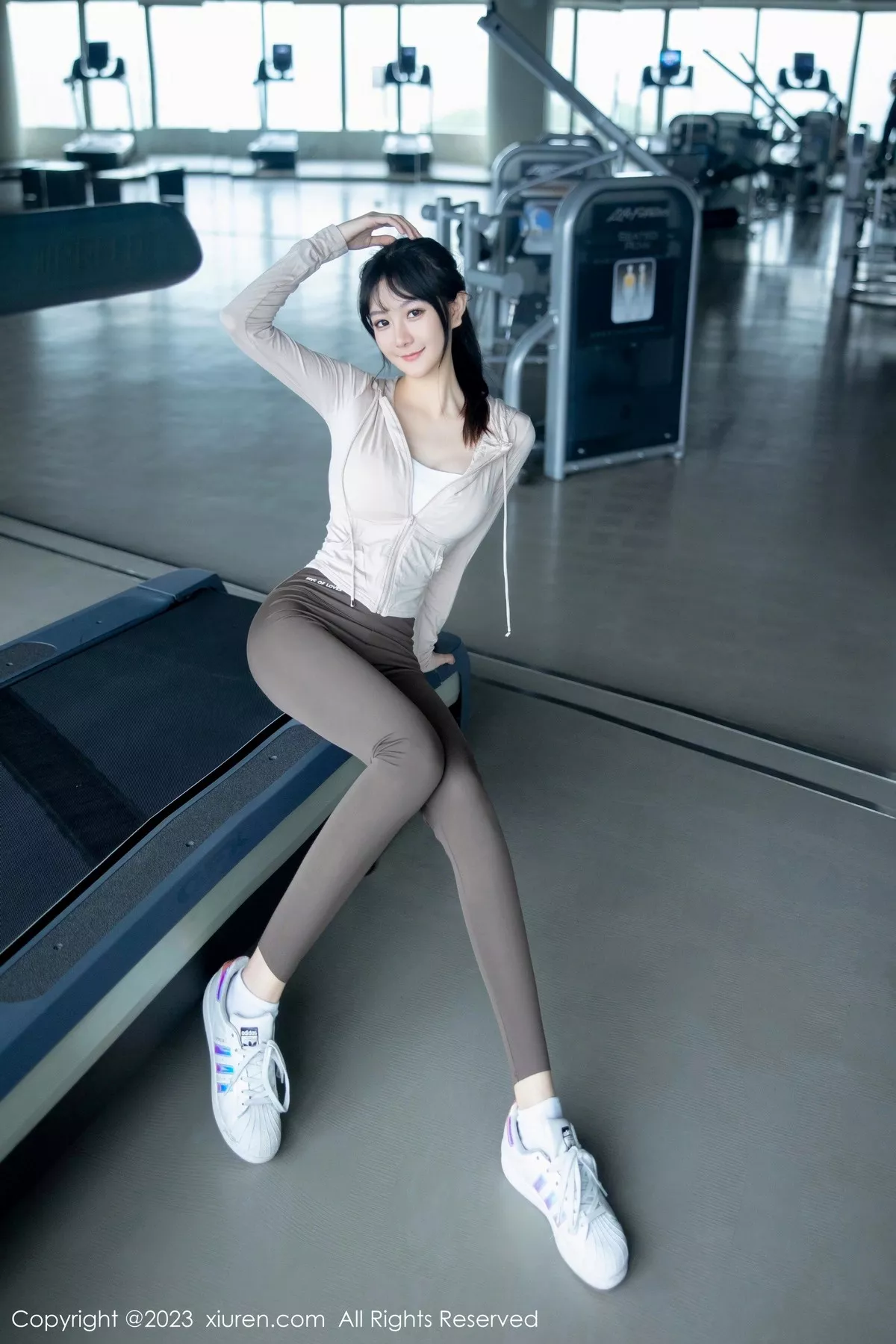 秀人集.com_[XiuRen秀人网]No.6683_模特幼幼健身房场景性感浅色运动服饰秀完美身材迷人诱惑写真99P