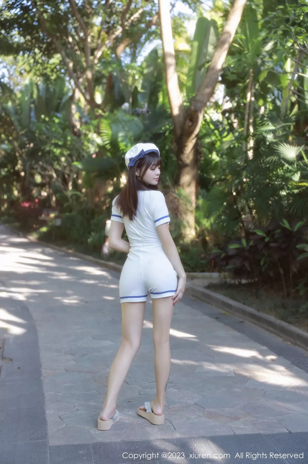 秀人集.com_[XiuRen秀人网]No.6686_模特佘贝拉bella泳池性感白色海军服半脱秀完美身材诱惑写真67P