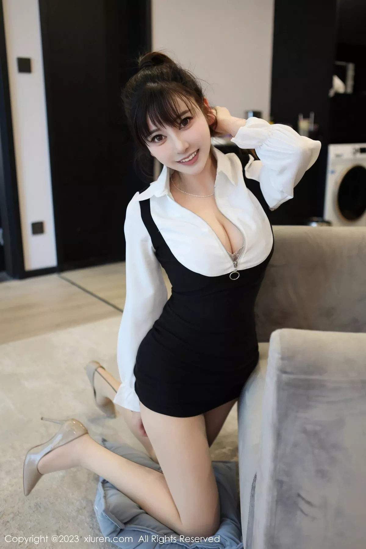 秀人集.com_[XiuRen秀人网]No.6700_新人模特夏希性感白T配背带短裙露蕾丝内衣开档肉丝诱惑写真78P