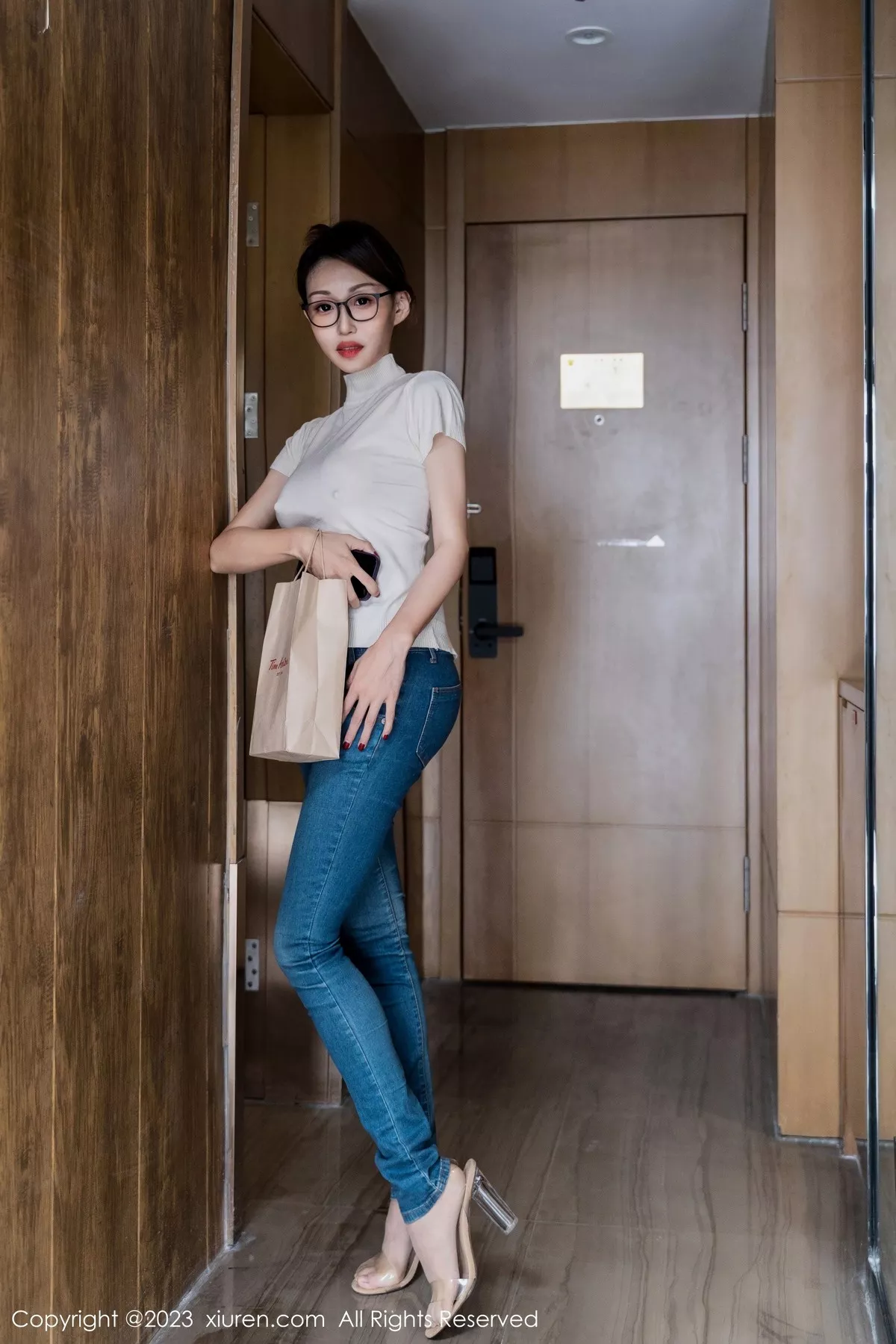 秀人集.com_[XiuRen秀人网]No.6717_模特妖-Baby私房半脱牛仔裤露超薄肉丝秀翘臀美腿迷人诱惑写真68P