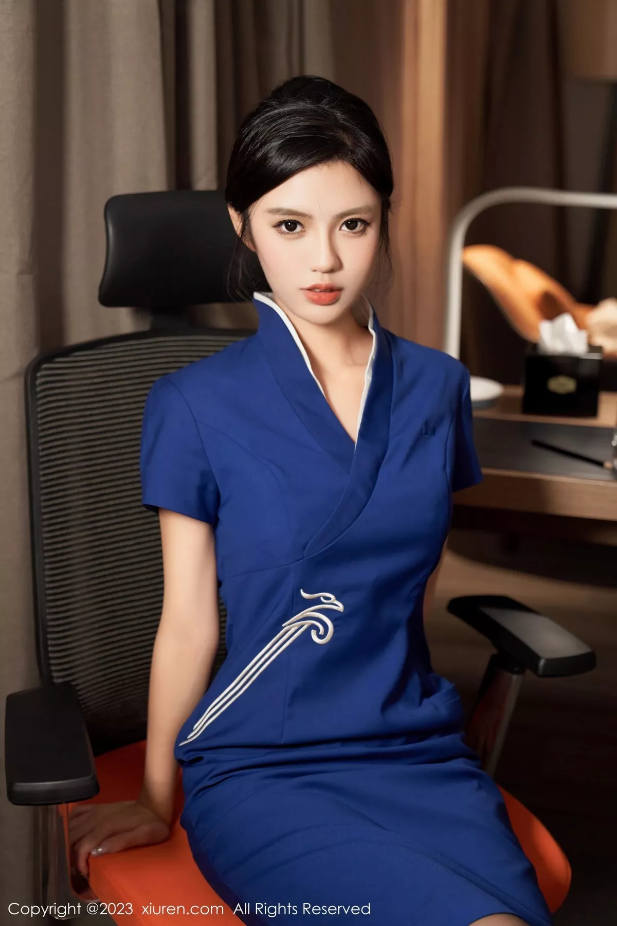 秀人集.com_[XiuRen秀人网]No.6720_模特浅浅Danny深蓝技师制服+红色高开叉服秀曼妙身姿诱惑写真102P