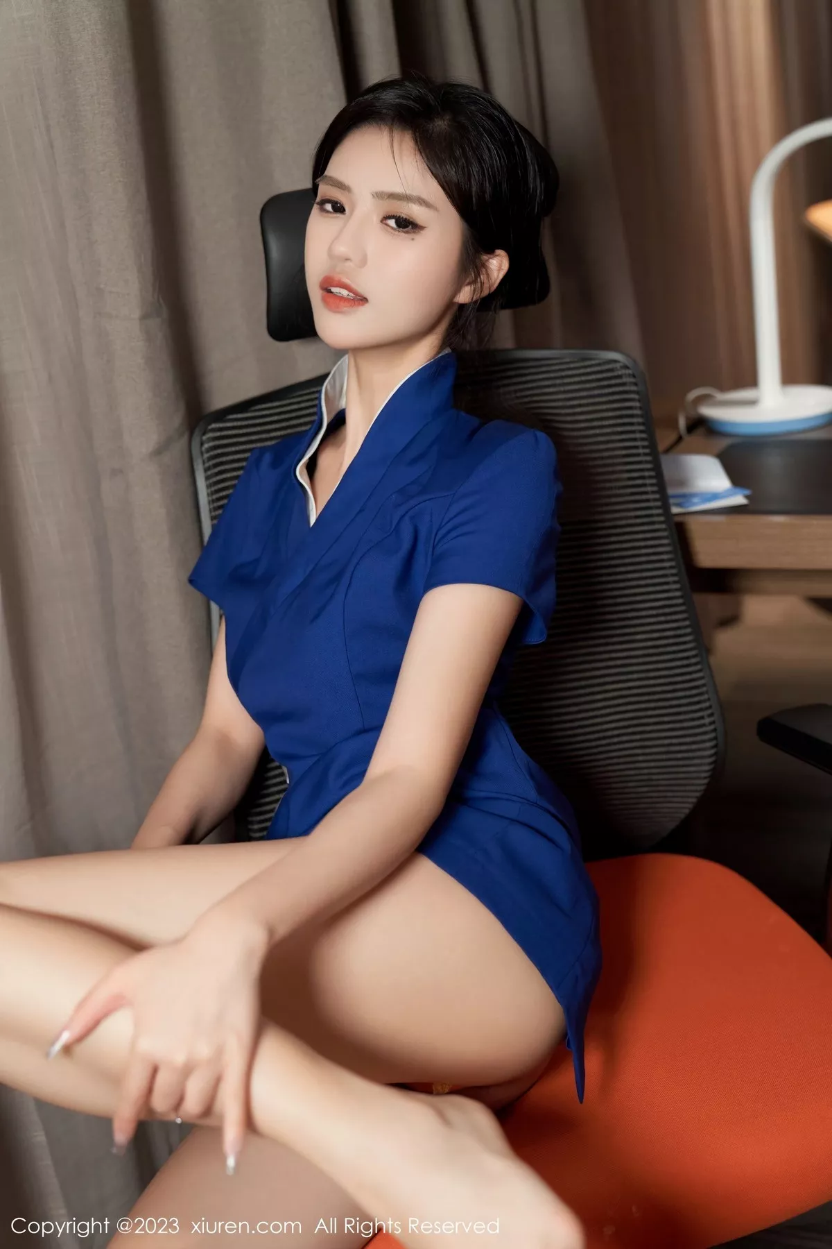 秀人集.com_[XiuRen秀人网]No.6720_模特浅浅Danny深蓝技师制服+红色高开叉服秀曼妙身姿诱惑写真102P