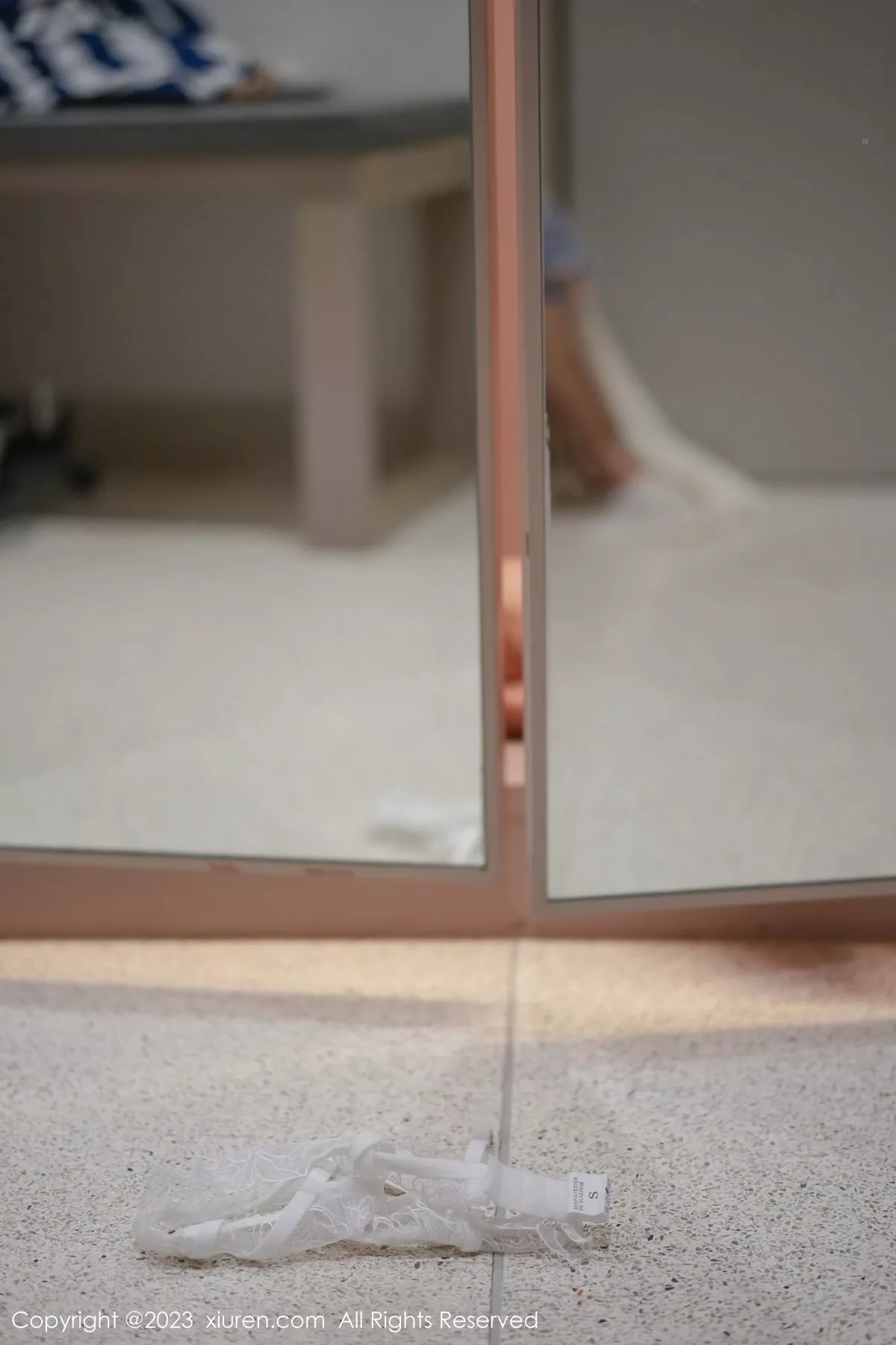 秀人集.com_[XiuRen秀人网]No.6729_模特laura阿姣脱白色吊带长裙露浅色轻透蕾丝内衣完美诱惑写真66P