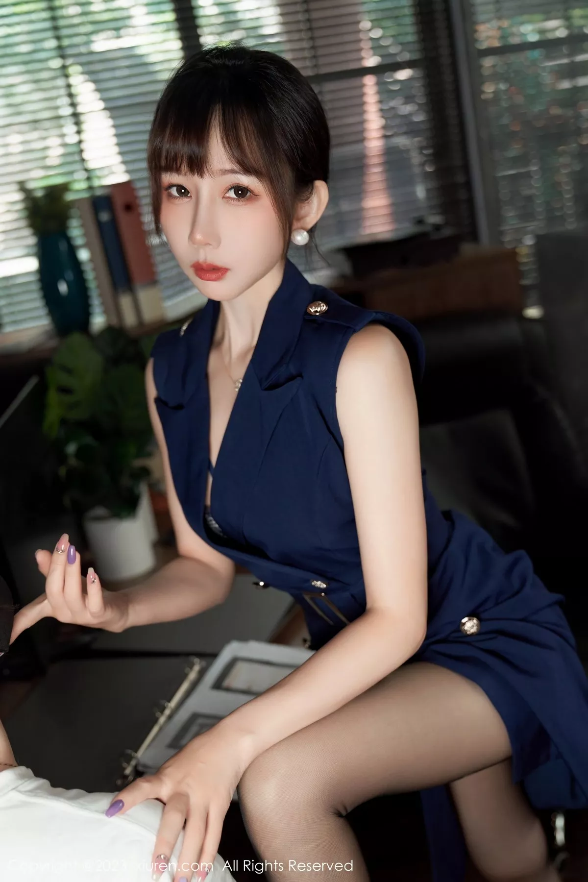 秀人集.com_[XiuRen秀人网]No.6737_模特波巧酱半脱职业装露性感内衣配超薄无内黑丝惹火诱惑写真95P