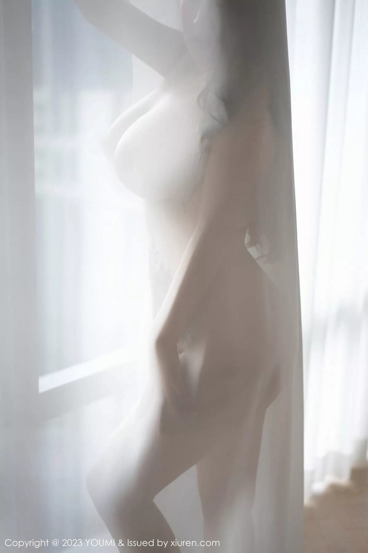 秀人集.com_[YouMi尤蜜荟]Vol.937_模特Mila豆嘟嘟性感蓝绿色内衣配原色丝袜秀完美身材诱惑写真48P