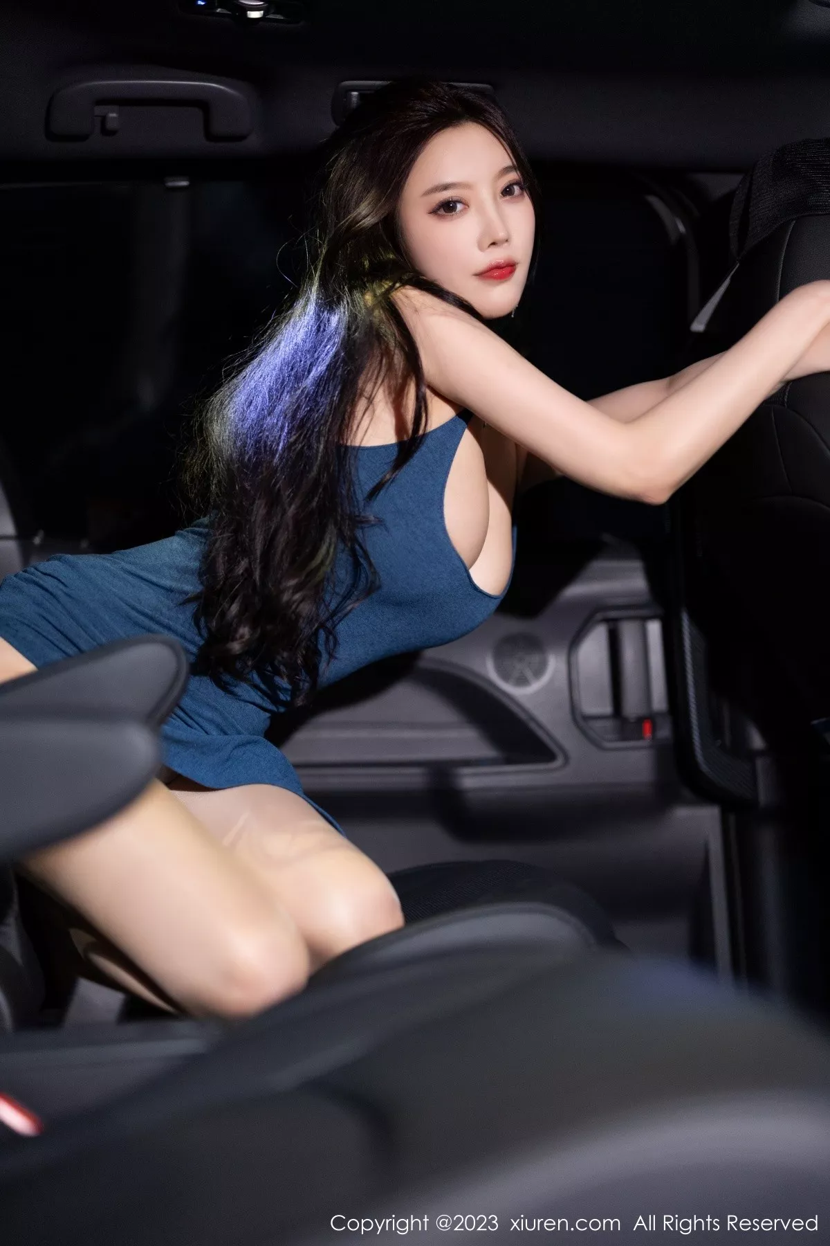 秀人集.com_[XiuRen秀人网]No.6747_女神杨晨晨Yome蓝色吊带长裙露蓝灰色蕾丝内衣完美诱惑写真86P