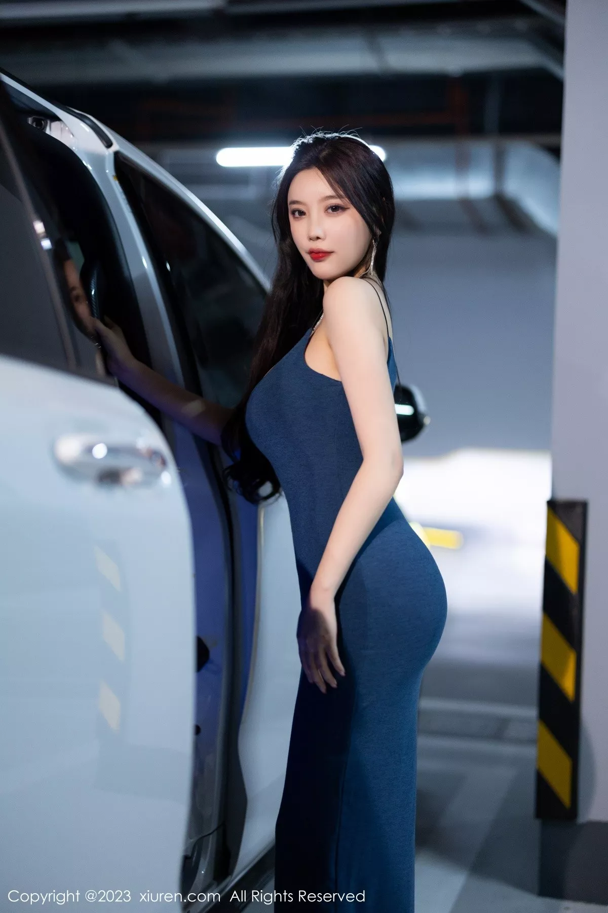 秀人集.com_[XiuRen秀人网]No.6747_女神杨晨晨Yome蓝色吊带长裙露蓝灰色蕾丝内衣完美诱惑写真86P