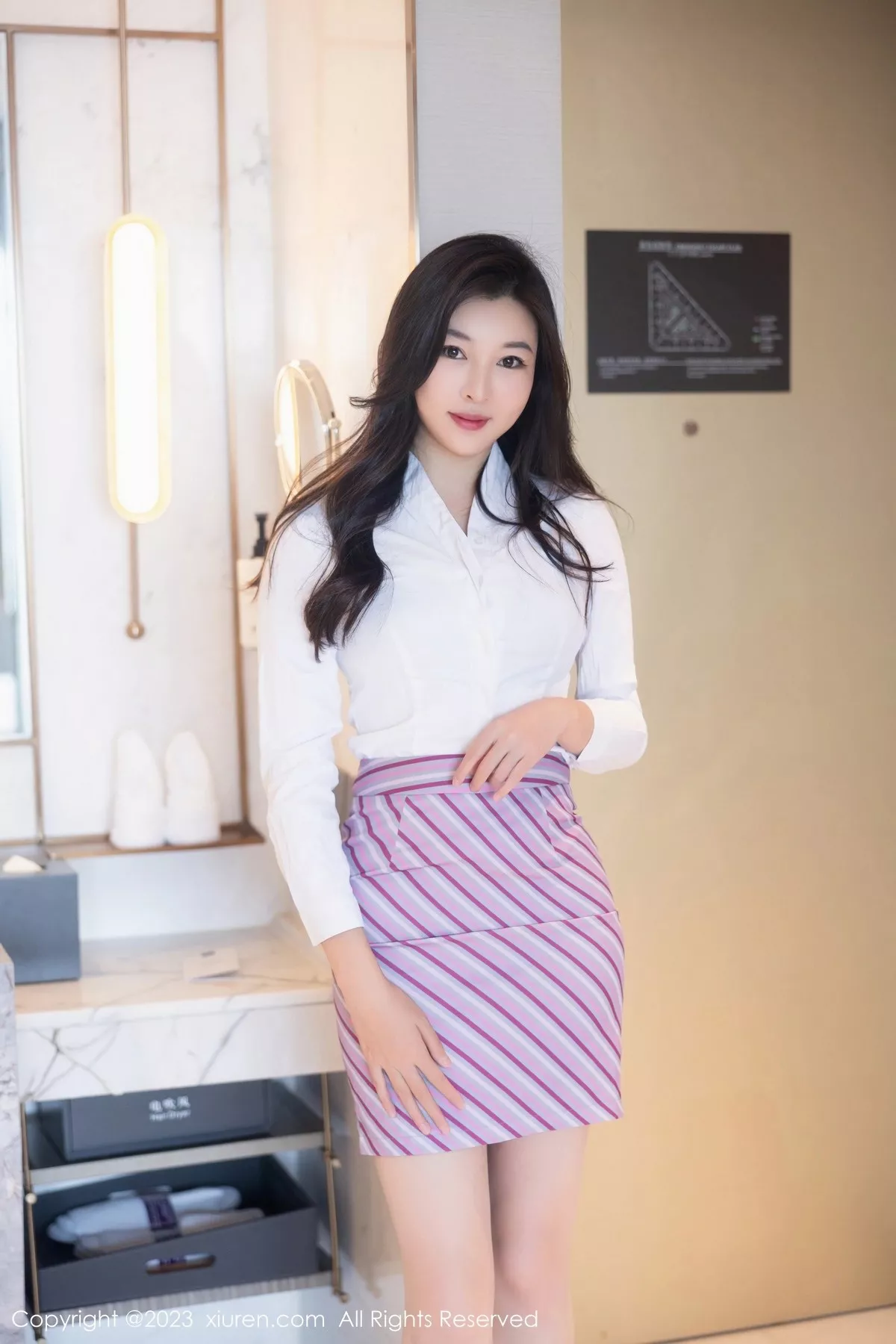 秀人集.com_[XiuRen秀人网]No.6741_模特卡卡酱空姐制服主题性感白T露黑色内衣秀丰满身材诱惑写真74P