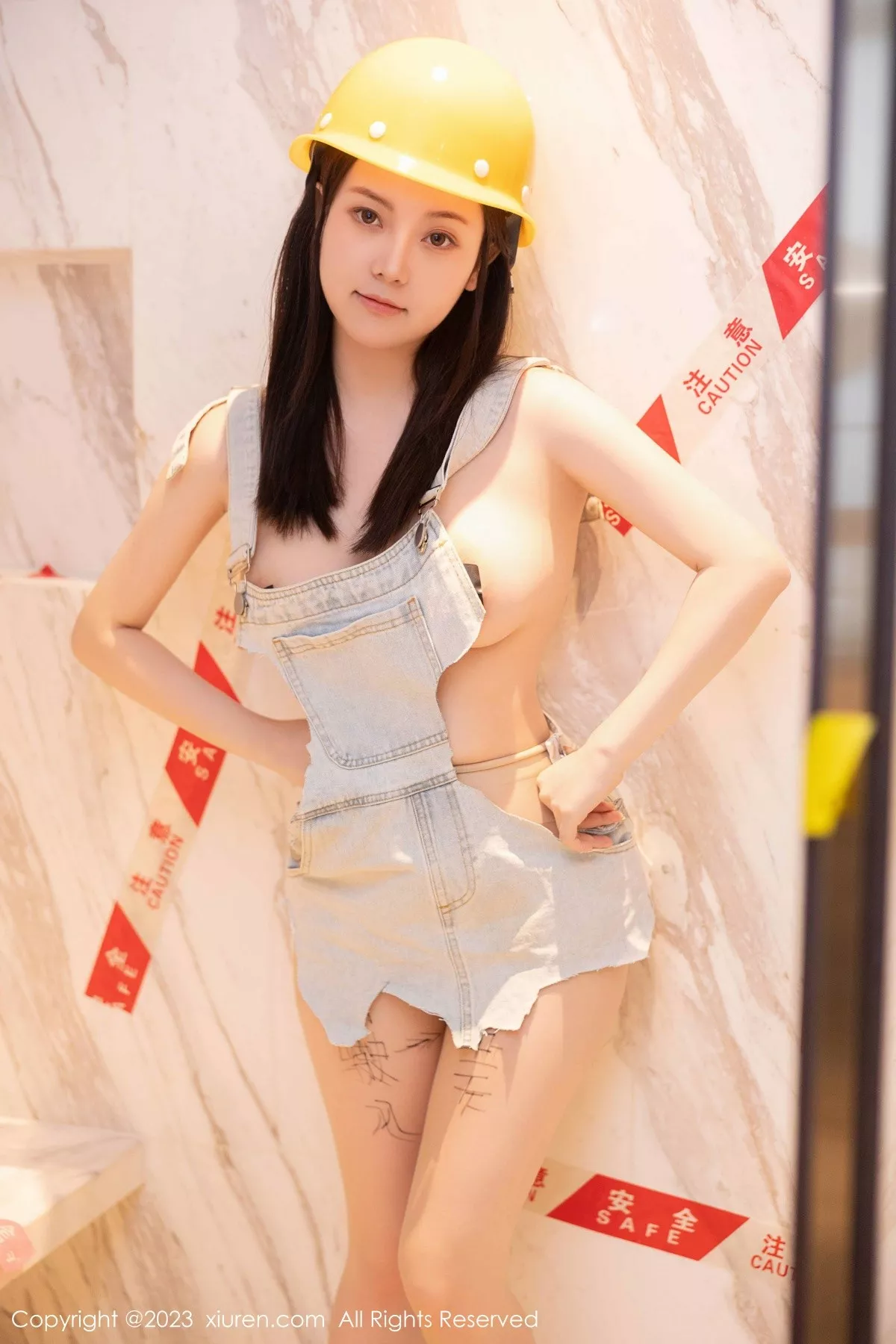 秀人集.com_[XiuRen秀人网]No.6760_模特豆瓣酱性感维修工装扮超薄无内肉丝秀火辣身材诱惑写真85P