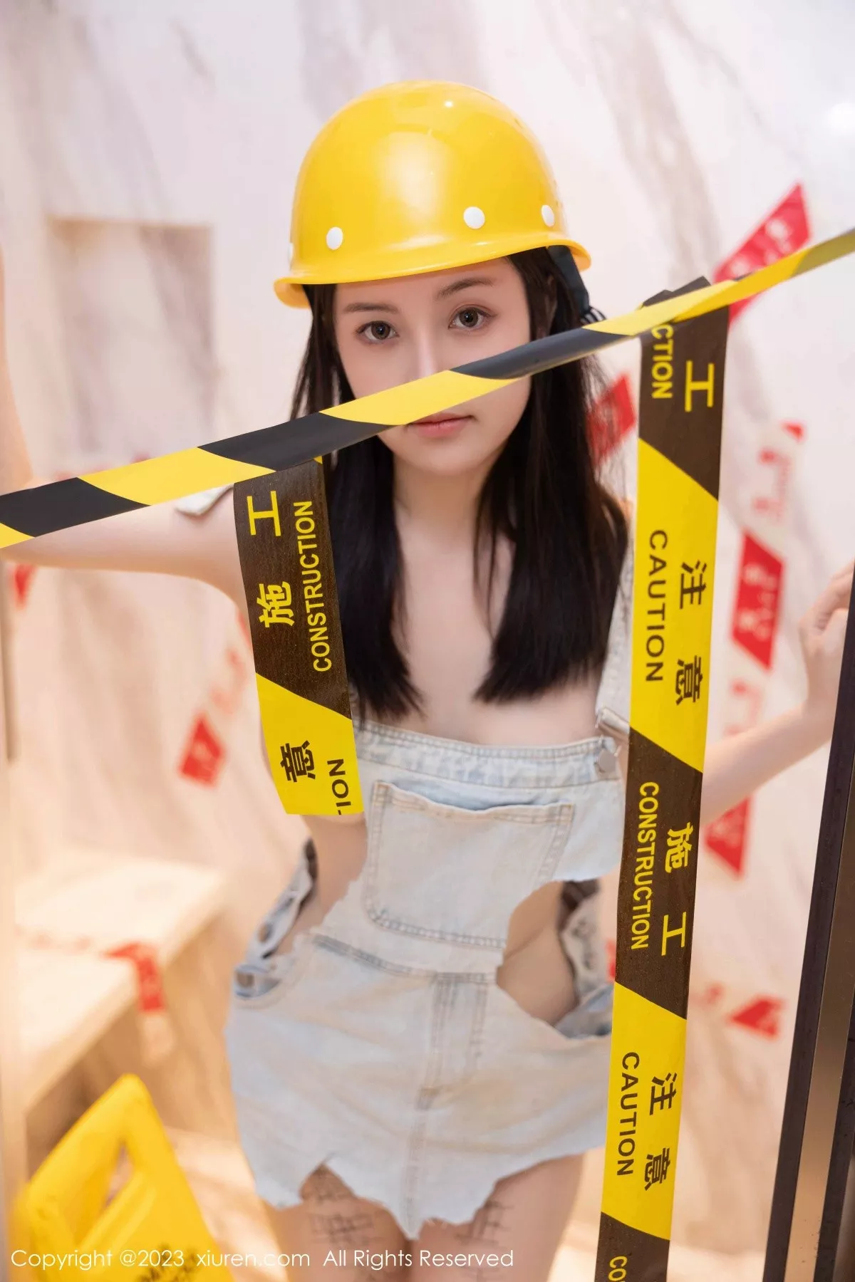 秀人集.com_[XiuRen秀人网]No.6760_模特豆瓣酱性感维修工装扮超薄无内肉丝秀火辣身材诱惑写真85P