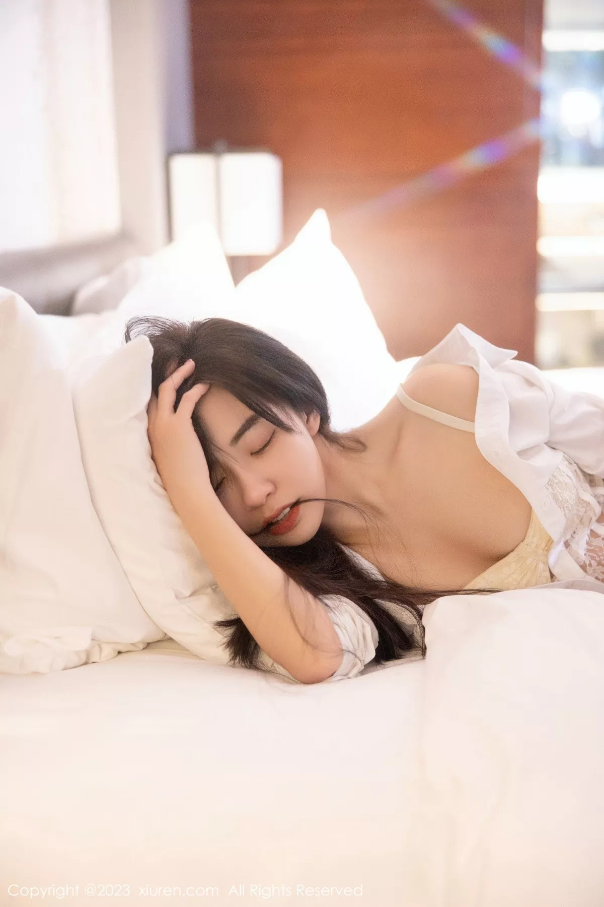 秀人集.com_[XiuRen秀人网]No.6596_模特星子柒kiki私房性感白色蕾丝内衣配黑丝吊袜极致魅惑写真74P