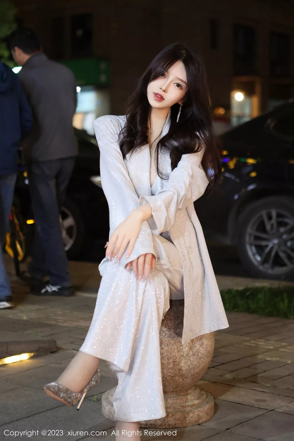 秀人集.com_[XiuRen秀人网]No.6605_模特玉兔miki脱简约银灰外衣露银灰内衣秀傲人豪乳撩人诱惑写真82P