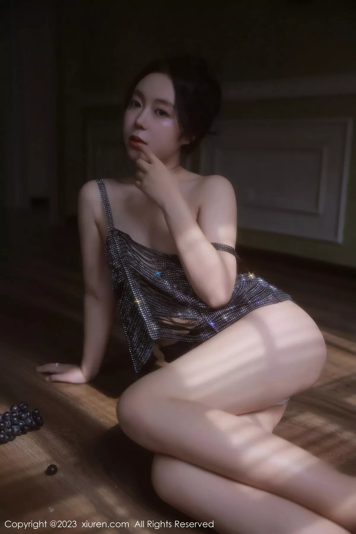 秀人集.com_[XiuRen秀人网]No.6601_模特露露luncy性感紫色轻透情趣服饰秀惹火身材撩人诱惑写真80P