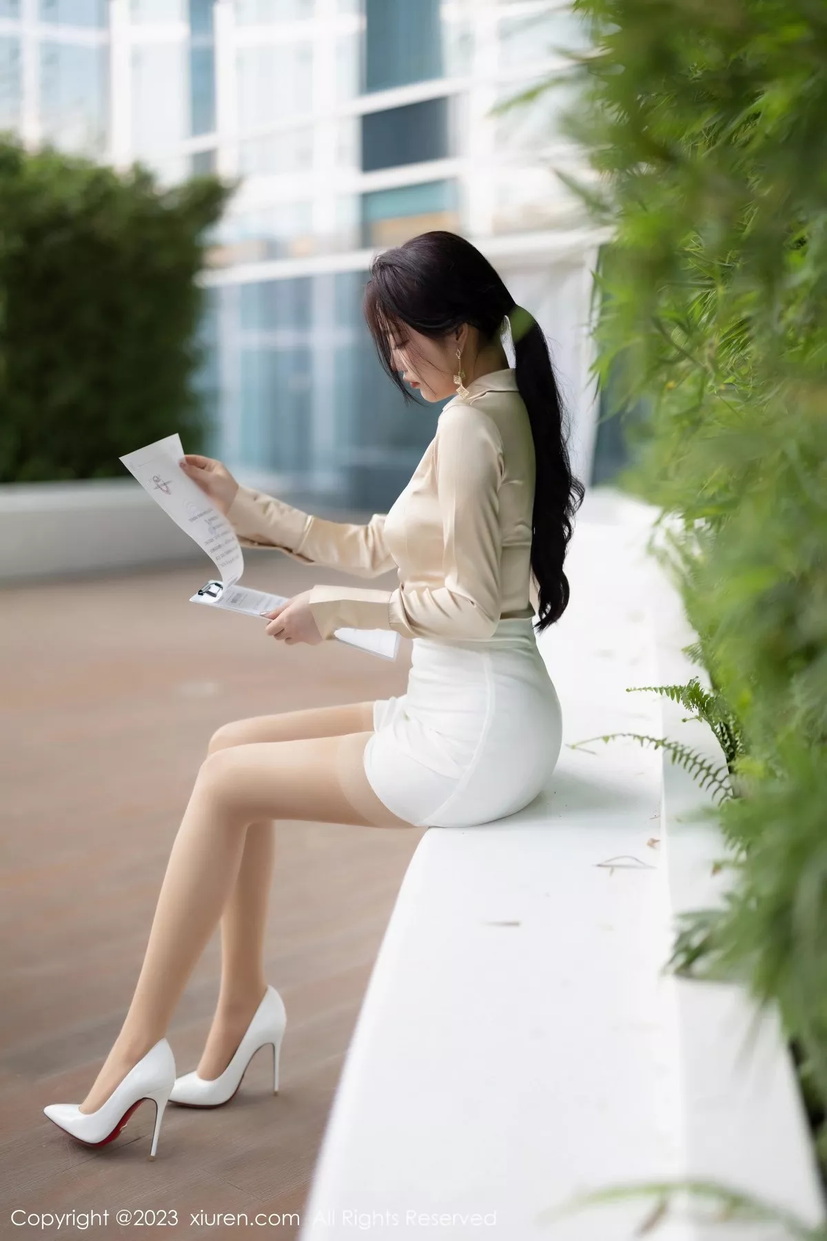 秀人集.com_[XiuRen秀人网]No.6620_女神杨晨晨Yome脱职业装露性感白色蕾丝情趣内衣完美诱惑写真91P