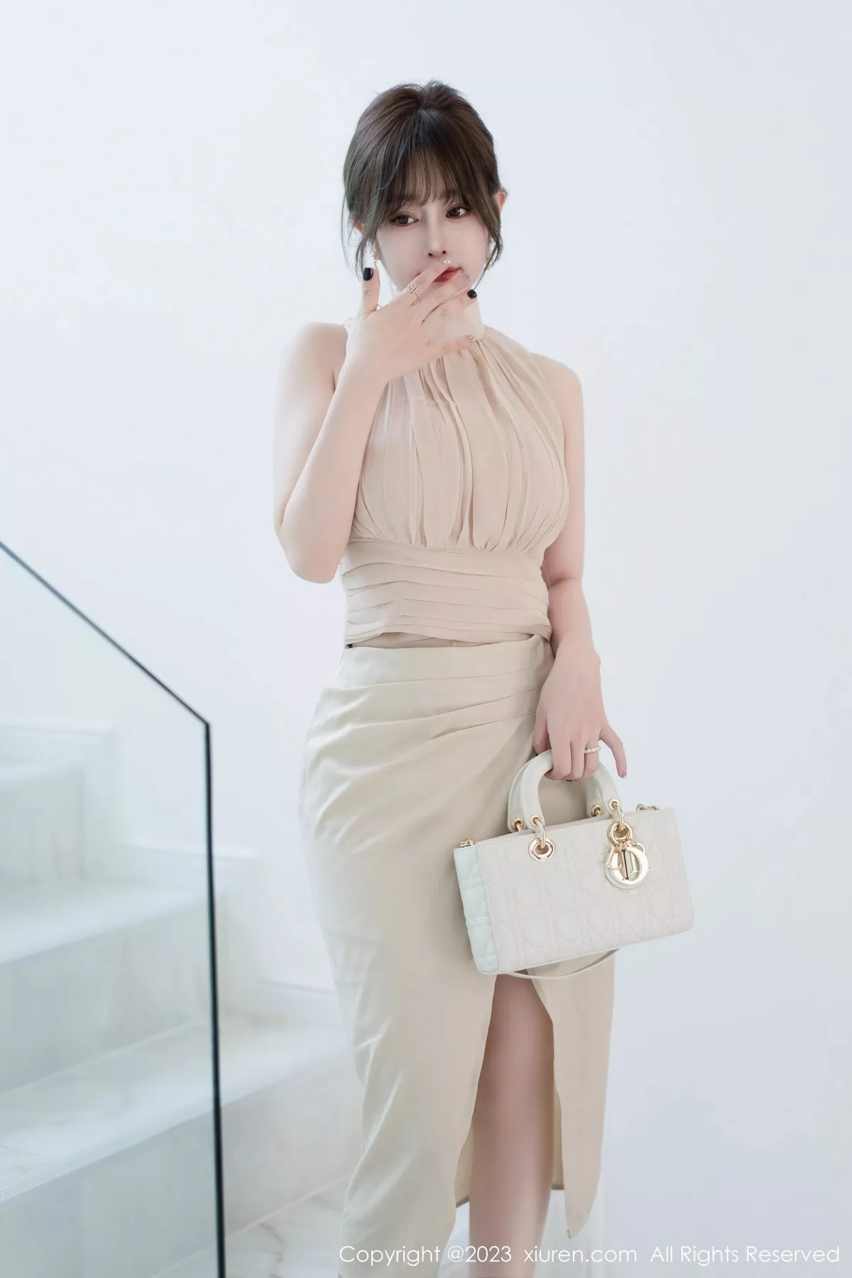 秀人集.com_[XiuRen秀人网]No.6768_女神王雨纯脱浅色连衣长裙露浅色内衣配开档肉丝完美诱惑写真74P