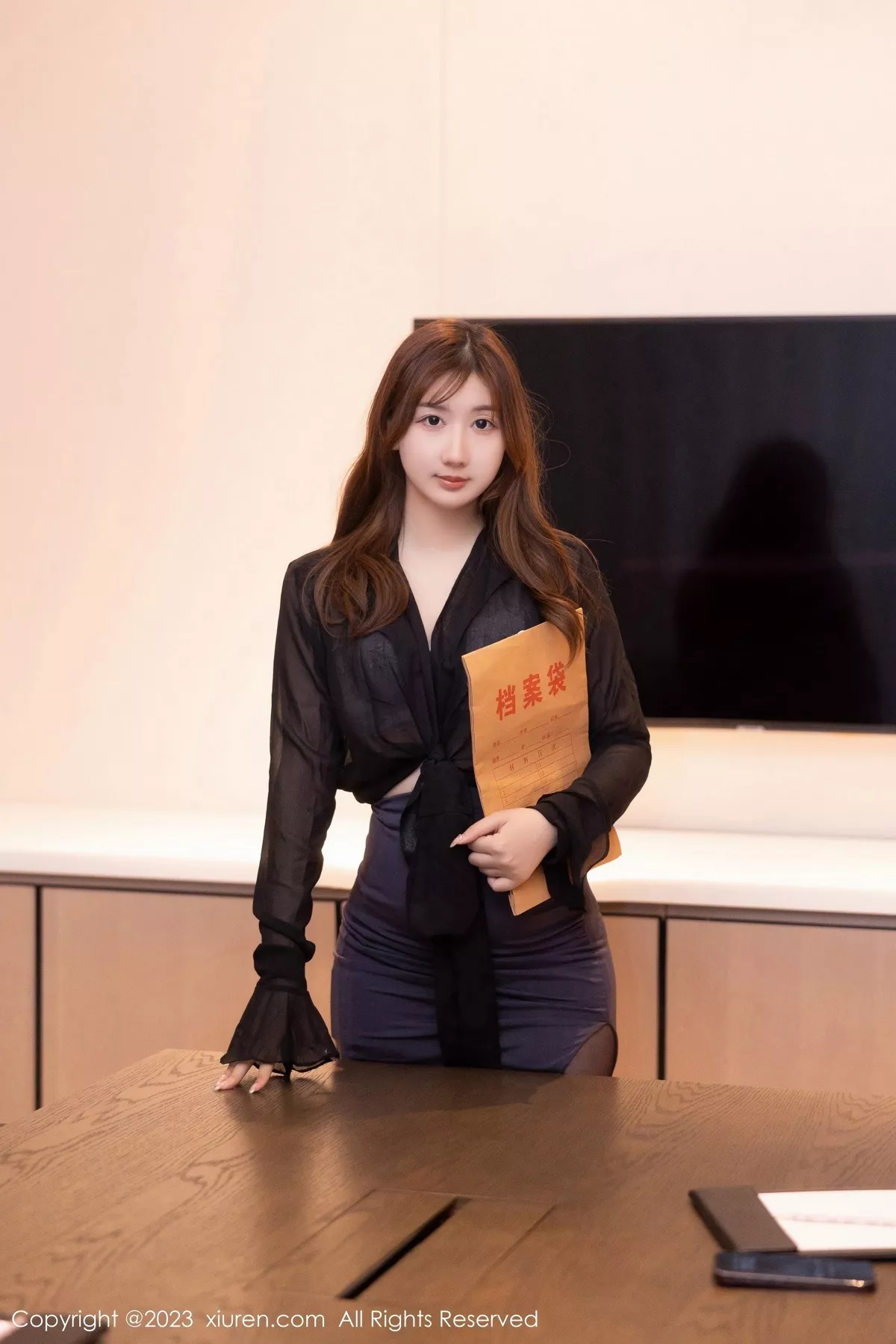 秀人集.com_[XiuRen秀人网]No.6848_模特江真真性感Ol制服露灰色内衣配超薄黑丝秀丰腴身材诱惑写真78P