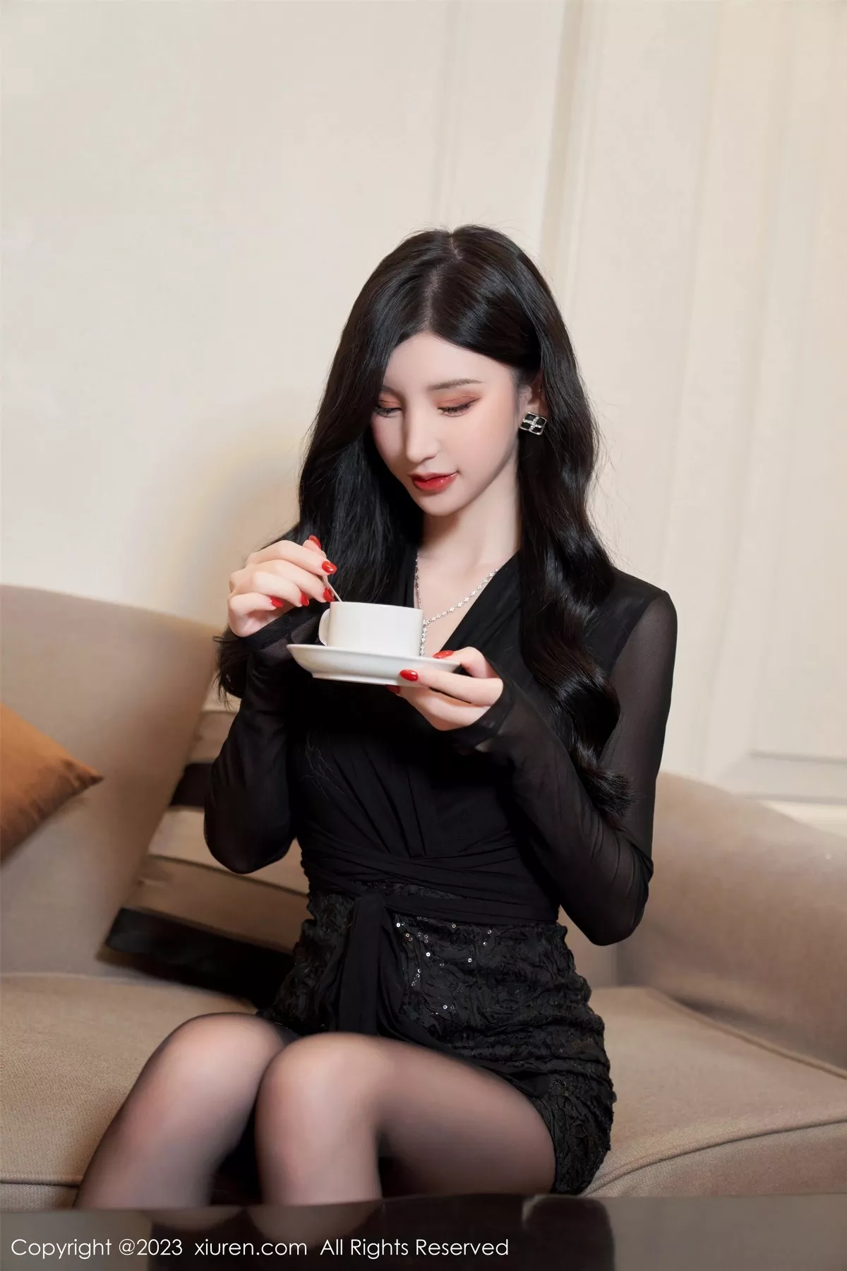 秀人集.com_[XiuRen秀人网]No.6853_女神周于希Sally脱黑色薄纱服饰露黑色内衣秀惹火身材诱惑写真86P