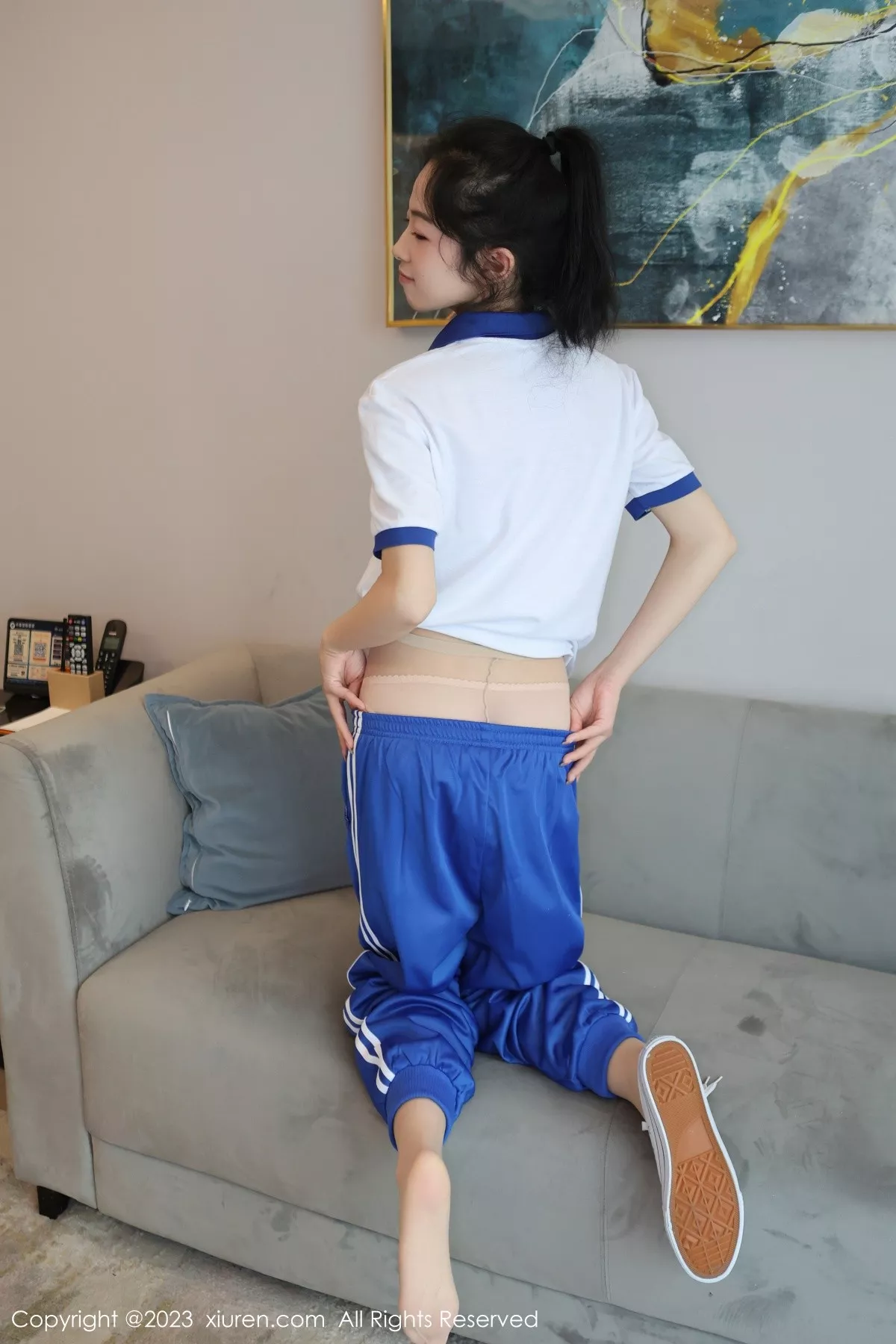 秀人集.com_[XiuRen秀人网]No.6855_模特茜茜Kimi脱性感学妹装露浅色蕾丝内衣秀完美身材诱惑写真85P