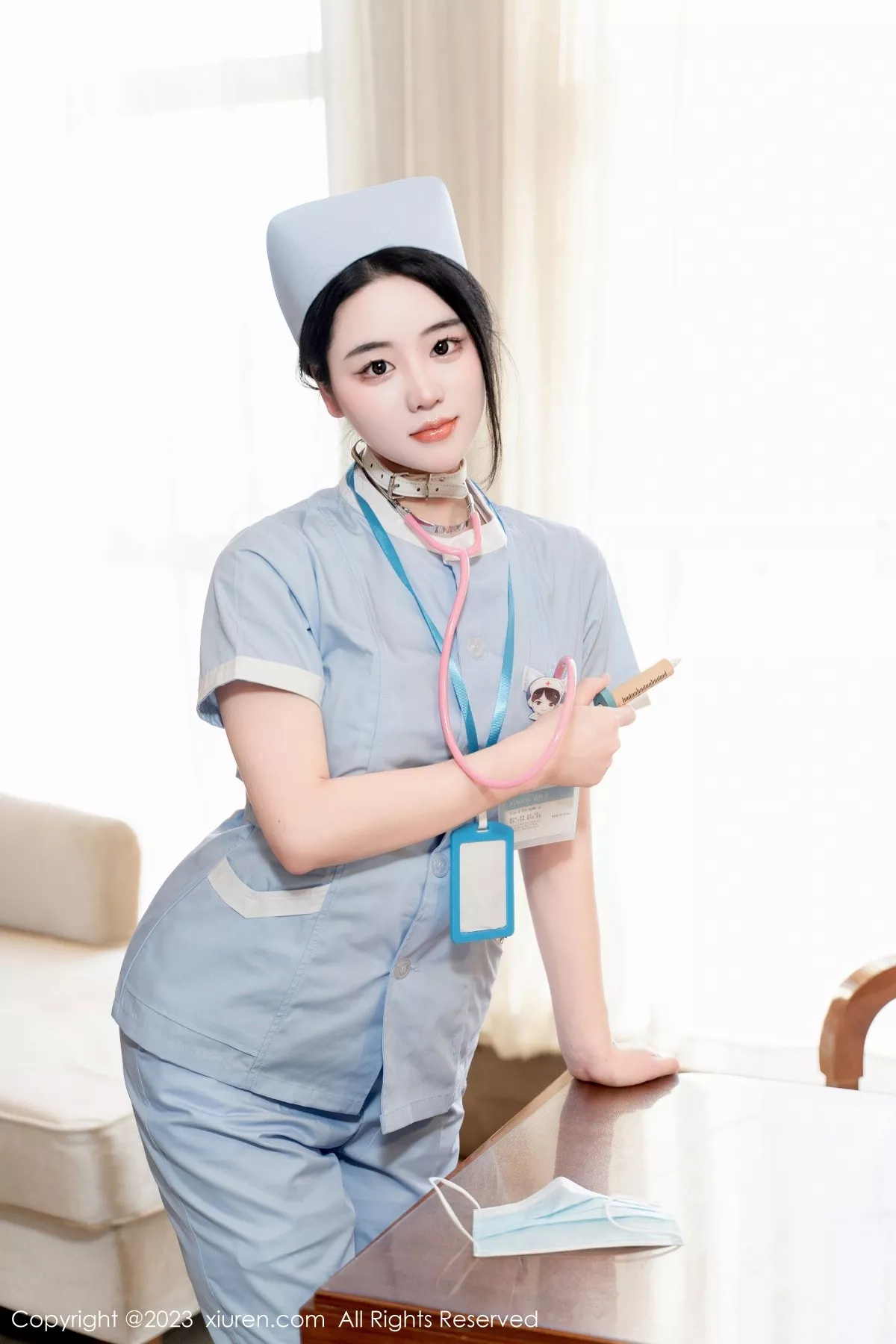 秀人集.com_[XiuRen秀人网]No.6868_模特汐汐爱吃草莓私房脱护士装露性感白色三点式内衣诱惑写真62P