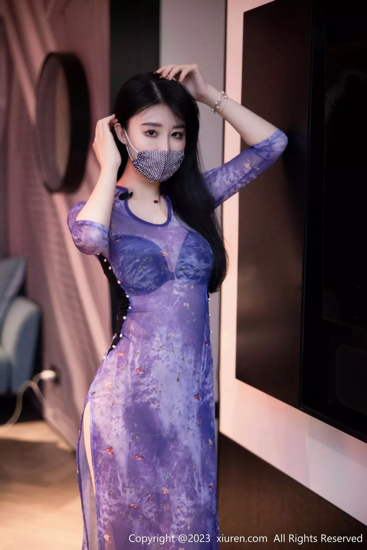 秀人集.com_[XiuRen秀人网]No.6876_模特司柠私房浴室紫色连衣长裙配超薄肉丝秀曼妙身姿诱惑写真56P