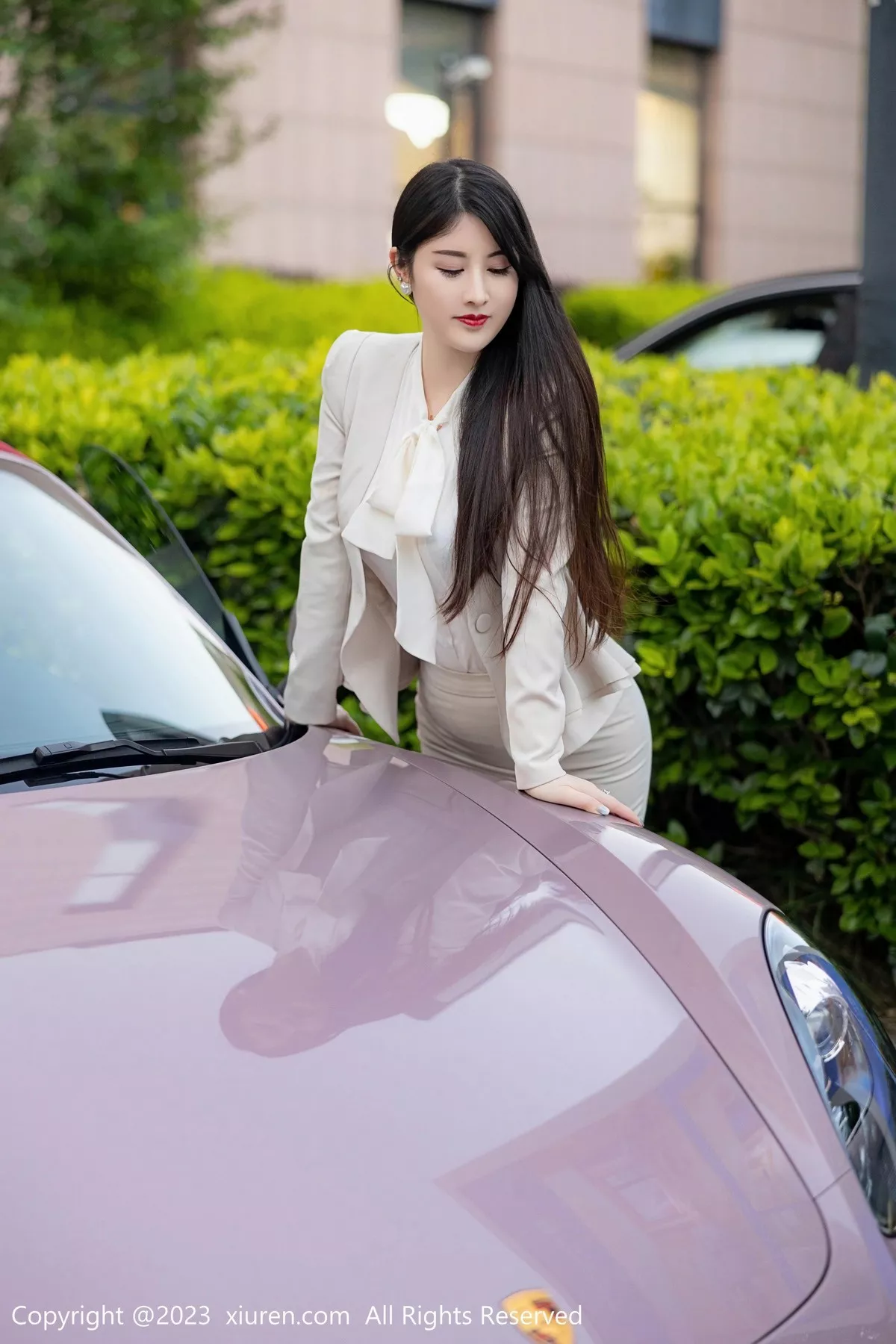 秀人集.com_[XiuRen秀人网]No.6879_模特诗诗kiki半脱浅色OL服饰露性感浅灰内衣秀惹火身材诱惑写真79P