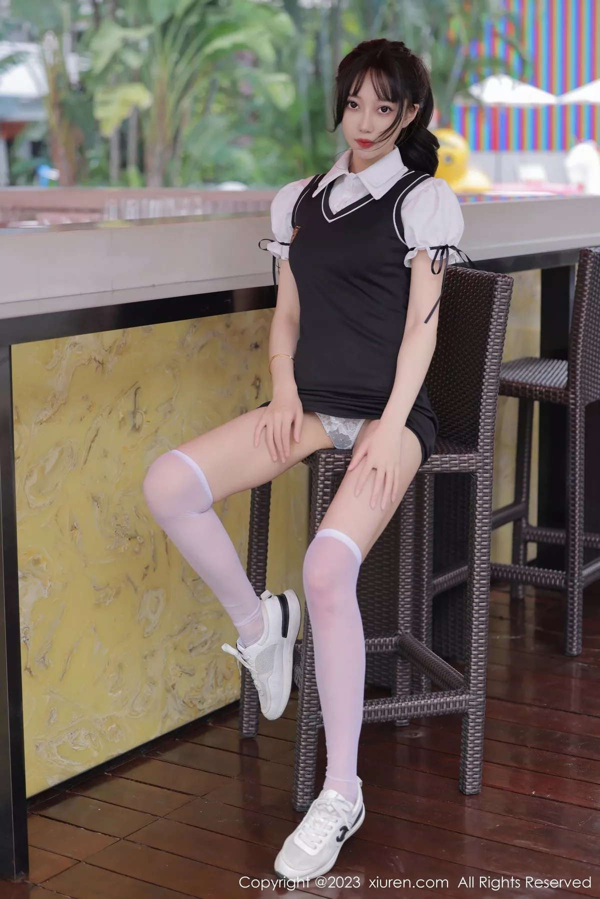 秀人集.com_[XiuRen秀人网]No.6889_模特玥儿玥er脱性感白T露白色内衣配白丝袜秀曼妙身姿诱惑写真72P