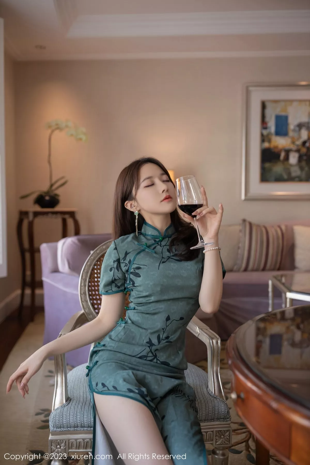 秀人集.com_[XiuRen秀人网]No.6893_模特鱼子酱Fish脱墨绿色长旗袍露性感内衣秀完美身材诱惑写真81P