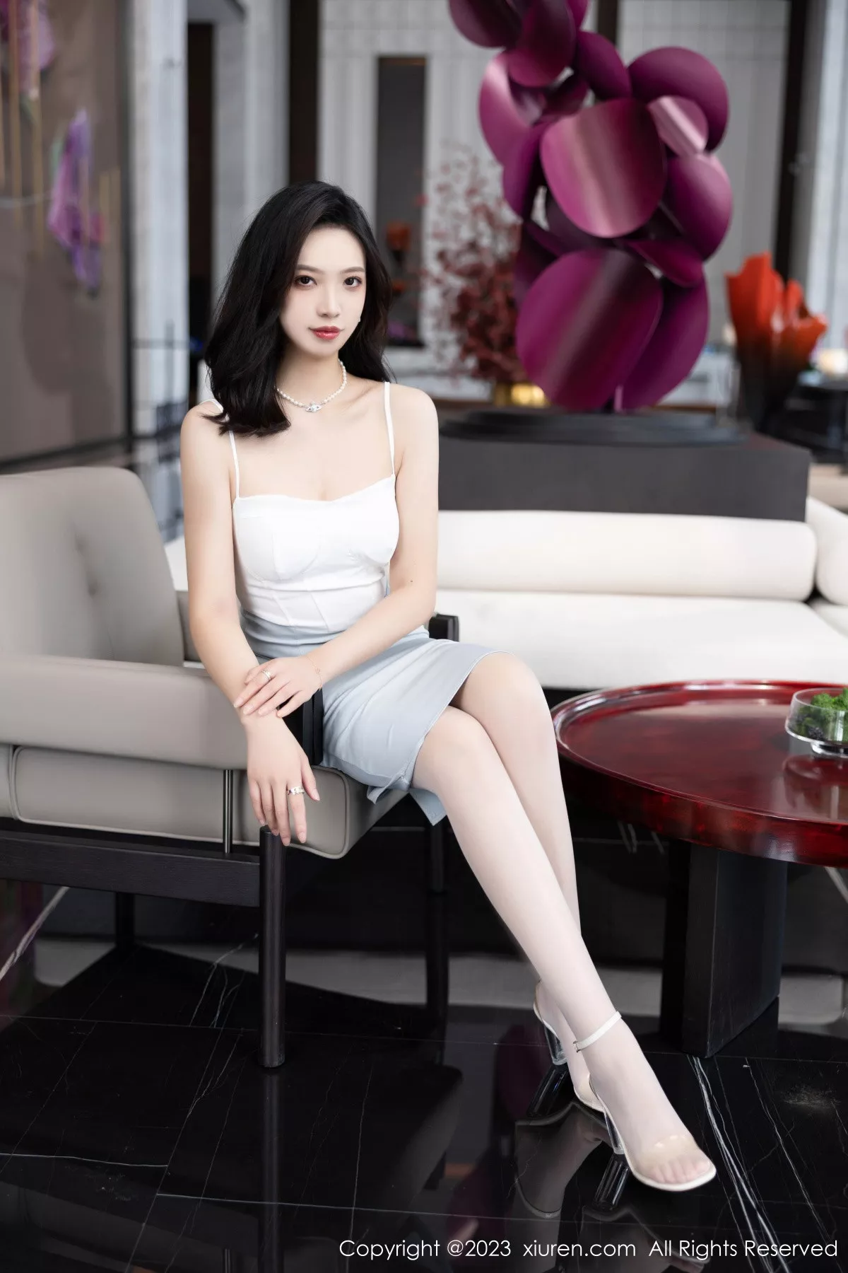 秀人集.com_[XiuRen秀人网]No.6898_模特郑颖姗Bev白色吊带上衣半脱露蕾丝内衣秀丰腴身姿诱惑写真82P