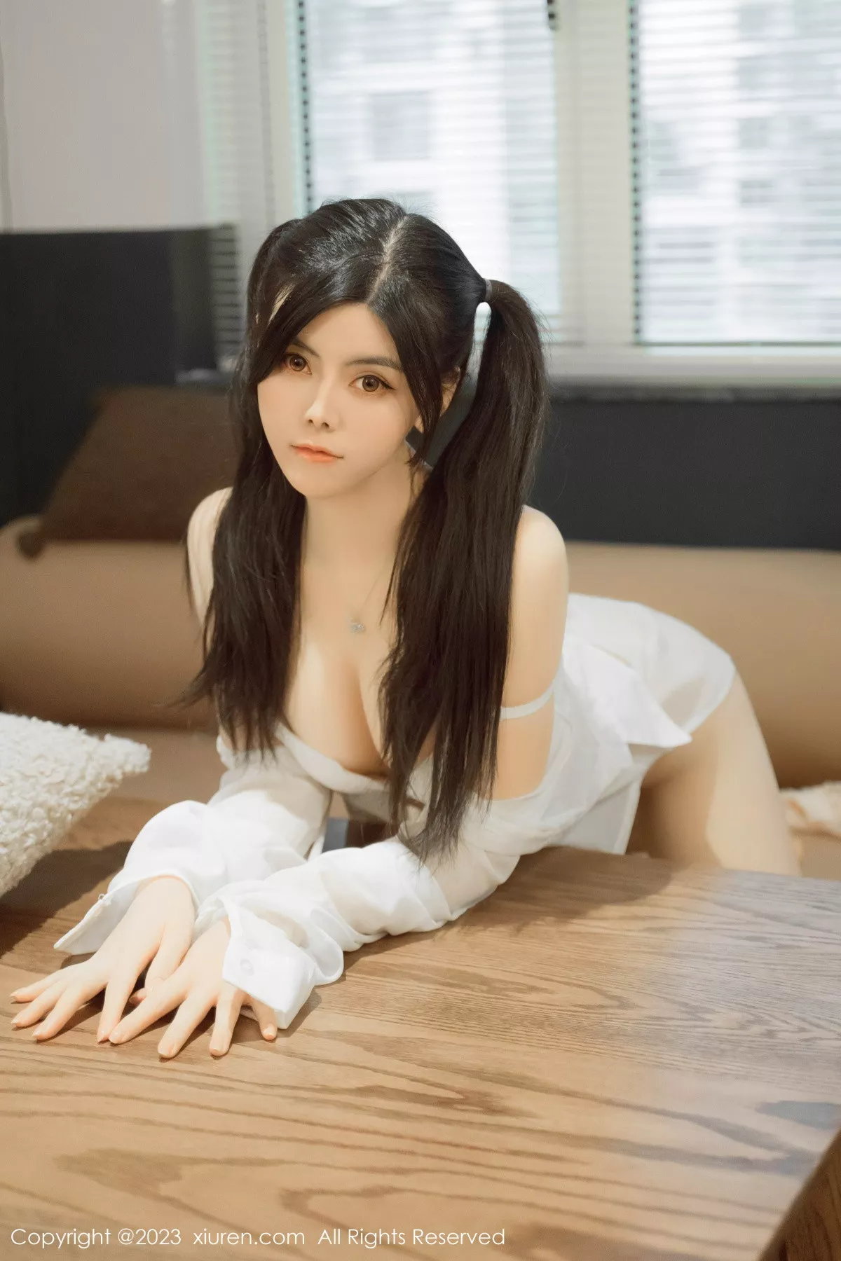 秀人集.com_[XiuRen秀人网]No.6896_模特白甜性感白色薄透衬衫露白色蕾丝内衣秀惹火身材诱惑写真50P