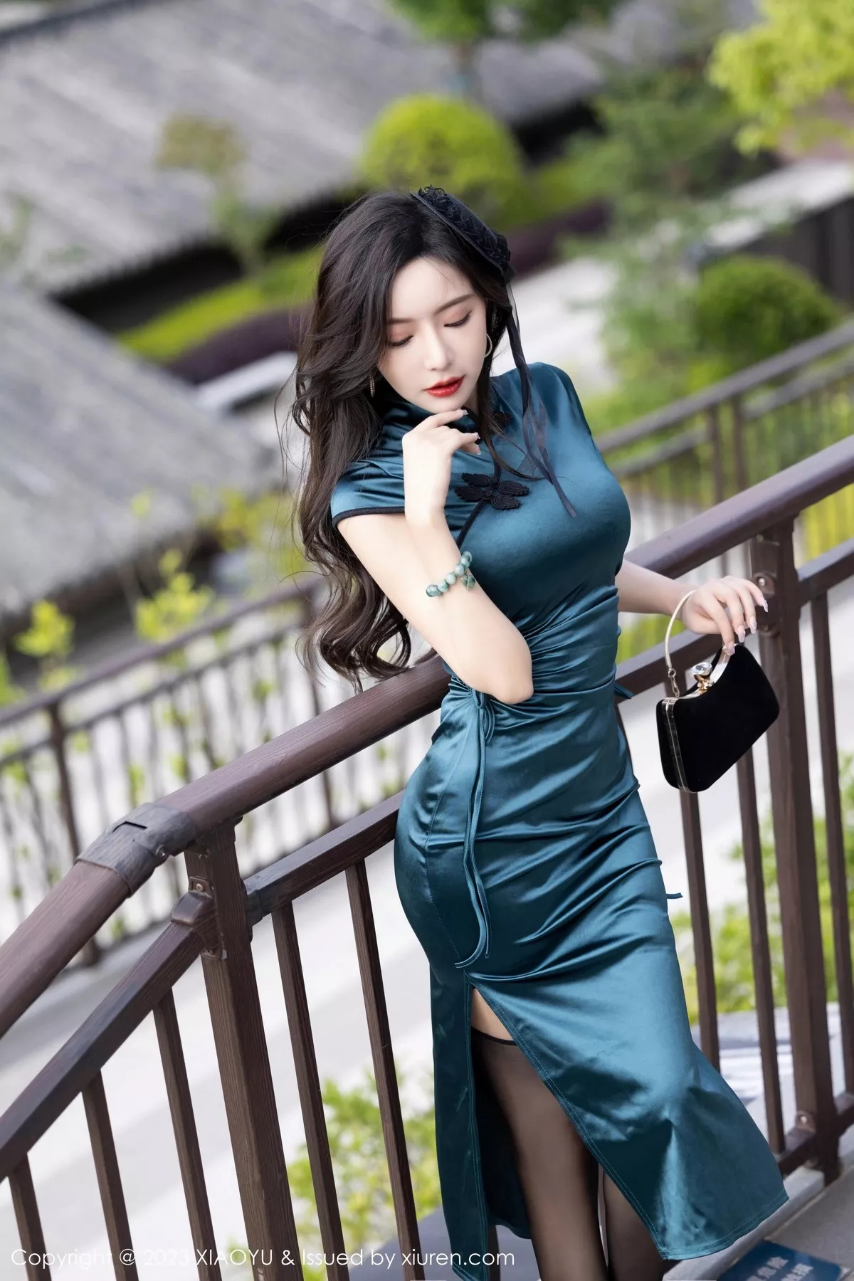 秀人集.com_[XiaoYu画语界]Vol.1048_女神王馨瑶yanni暗绿色旗袍露黑色蕾丝内衣秀曼妙身姿诱惑写真84P